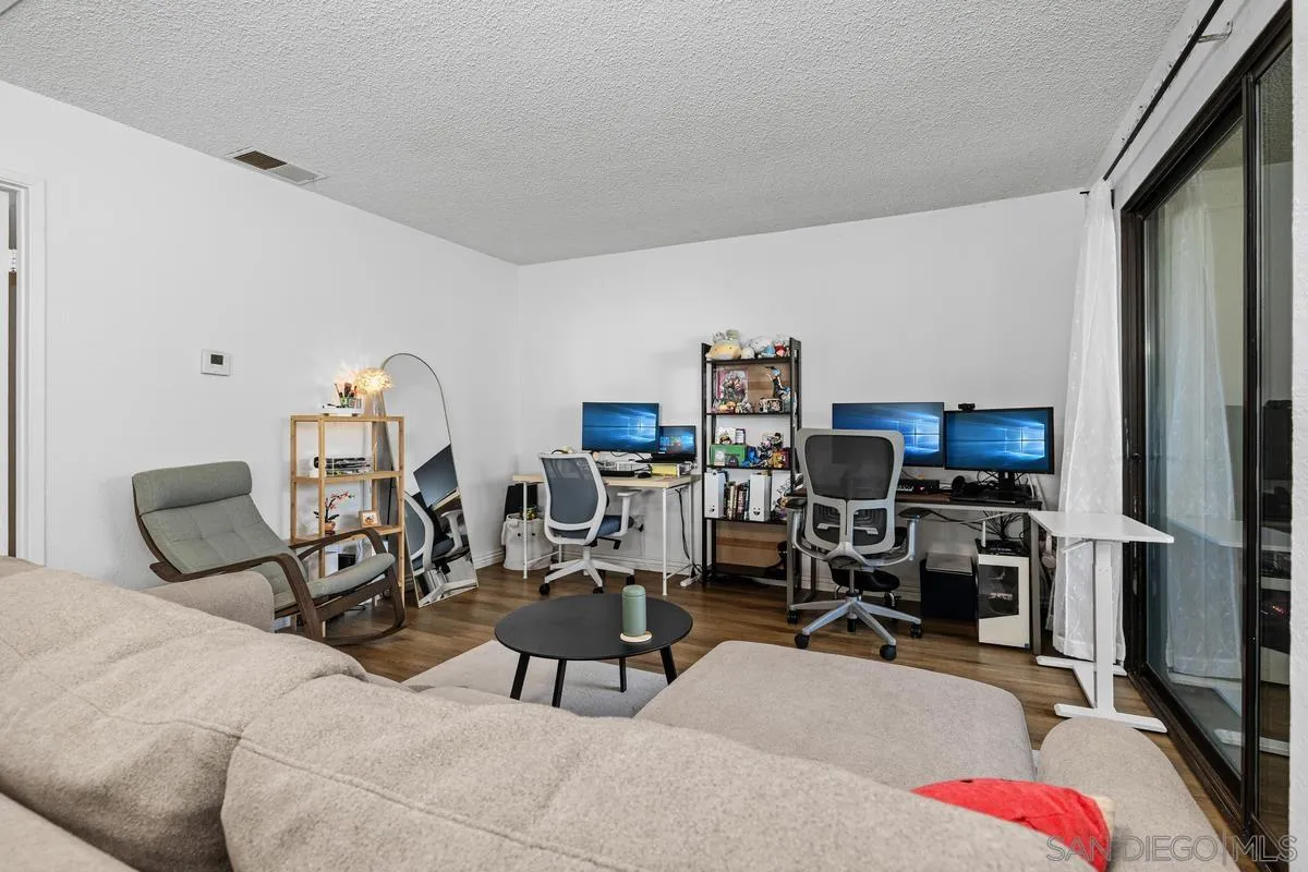 https://cdn.realtyfeed.com/cdn/127/260015547/e07f355ae88fe377725210449d2caec4.webp