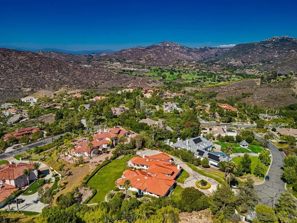 https://cdn.realtyfeed.com/cdn/127/260015548/3511e0b183a73eca84cb1cfb0b333635.webp