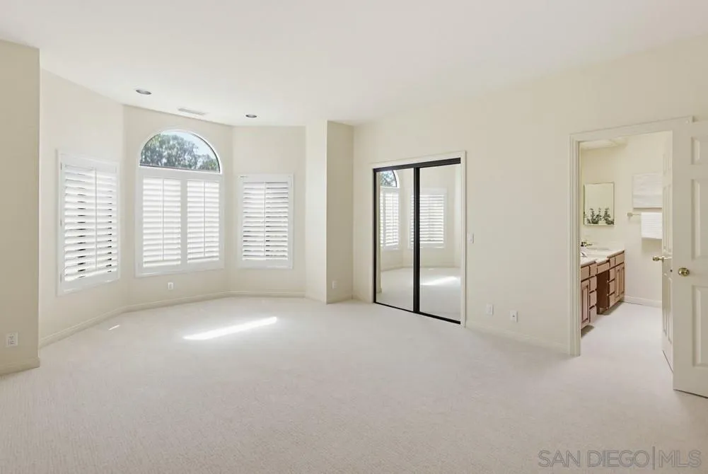 https://cdn.realtyfeed.com/cdn/127/260015548/3bd86d02e8ade244db942d6a5d0902b3.webp
