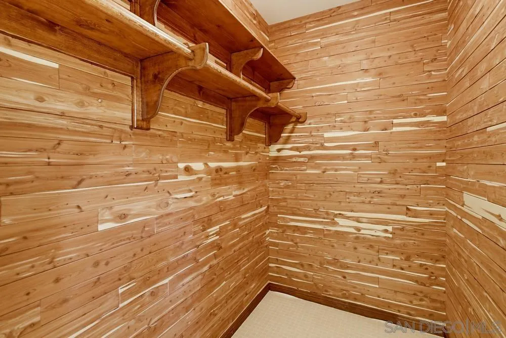 https://cdn.realtyfeed.com/cdn/127/260015548/72816aa61e910aba3c4d51c2c6a9cf44.webp