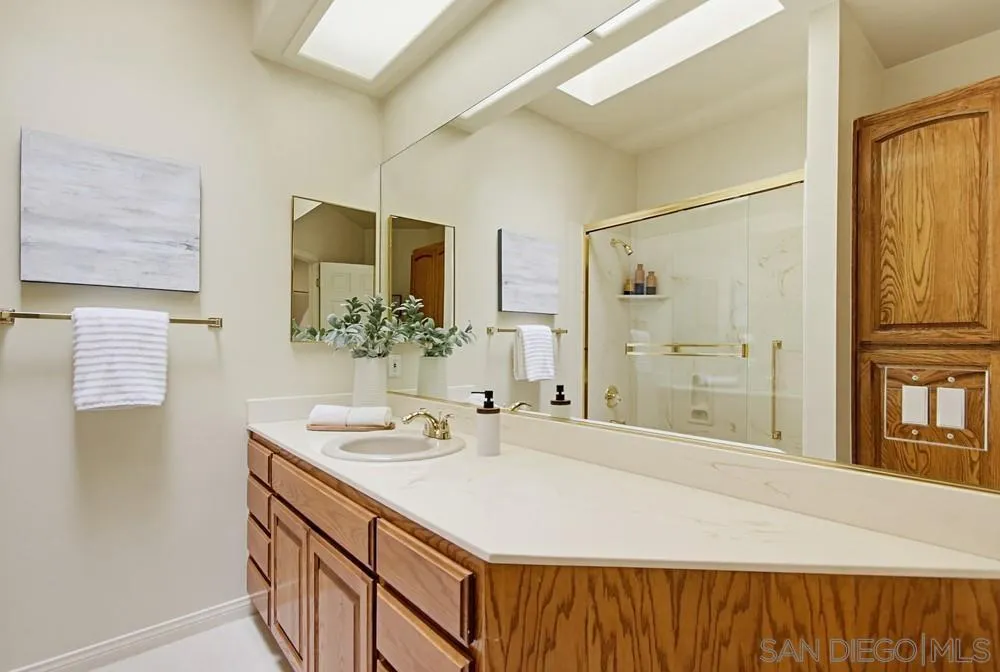 https://cdn.realtyfeed.com/cdn/127/260015548/95cb4e9dc7056c0d8e16ee2586c0768f.webp