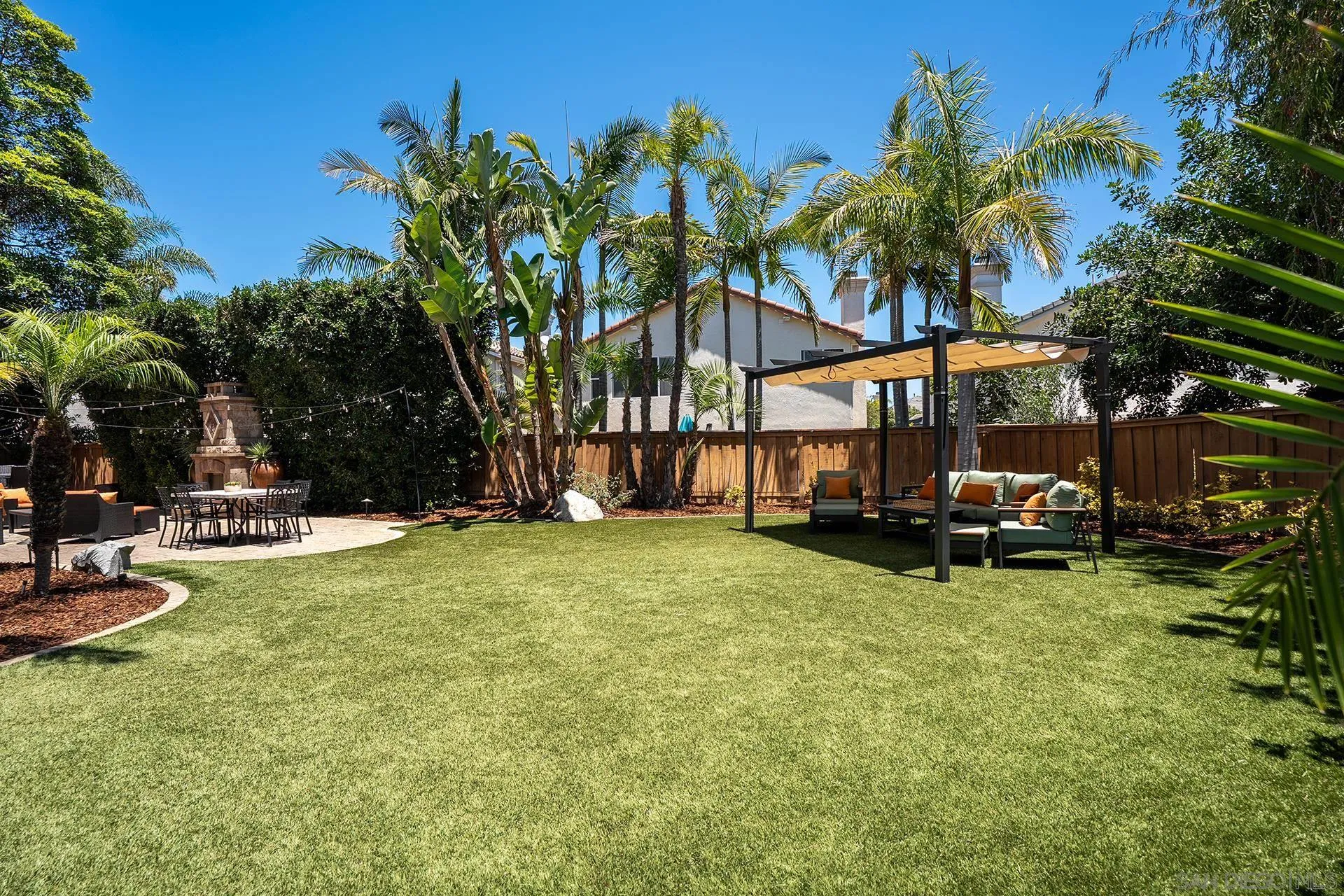 https://cdn.realtyfeed.com/cdn/127/260015550/566a158b0fcdf7a452e882a5afcf39b7.webp