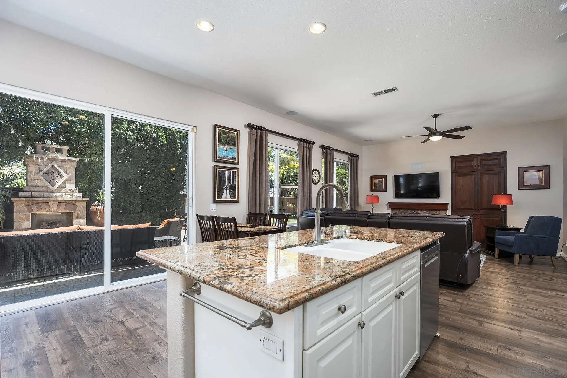 https://cdn.realtyfeed.com/cdn/127/260015550/5d701c36148868517a2f2b0015dc20ff.webp