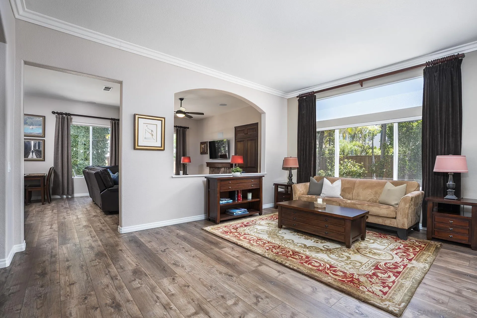 https://cdn.realtyfeed.com/cdn/127/260015550/9aca0accb0c7a43f39975ae0458806bd.webp