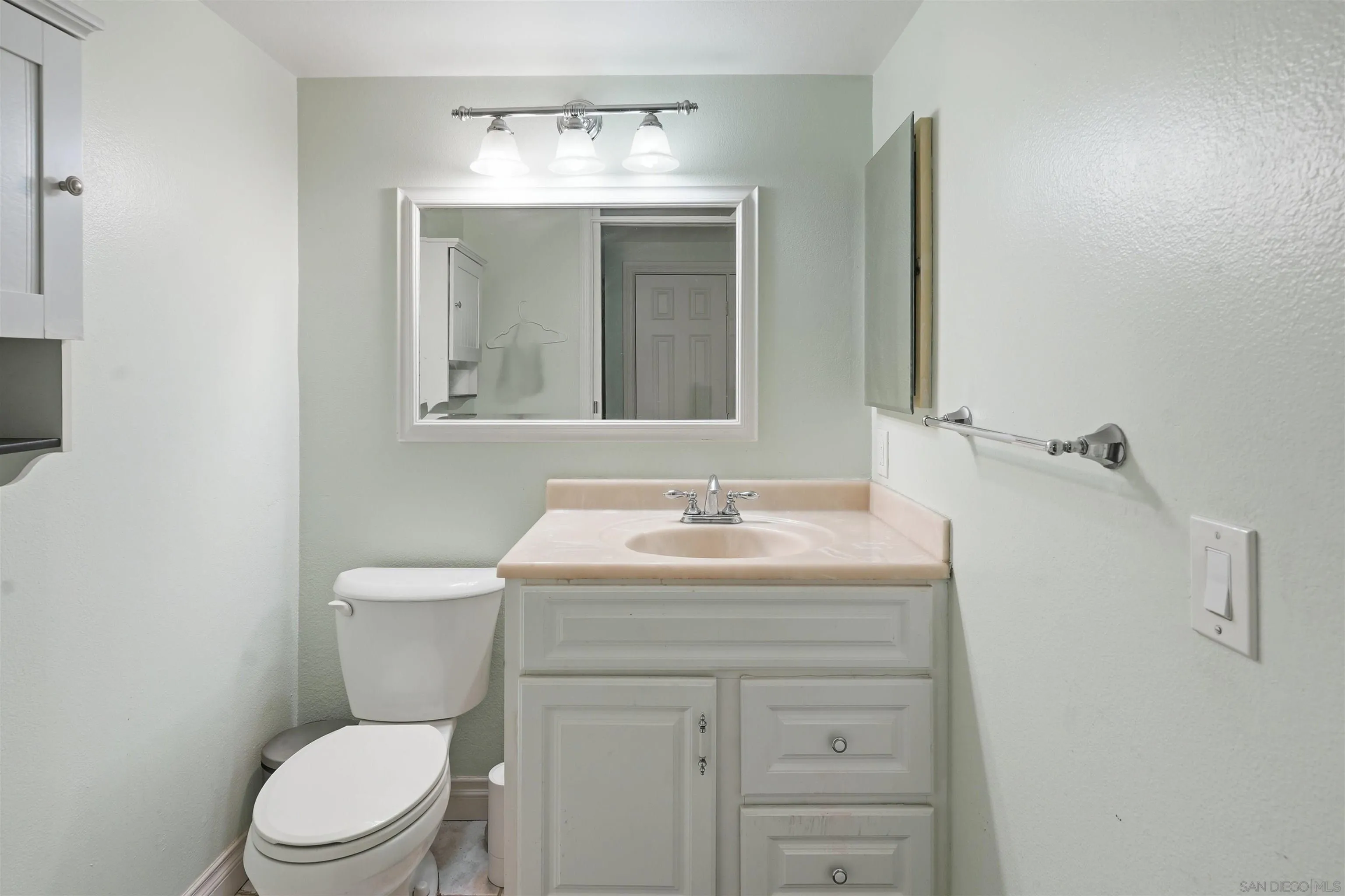 Photo #9: 260015553 Listing: Photo #9