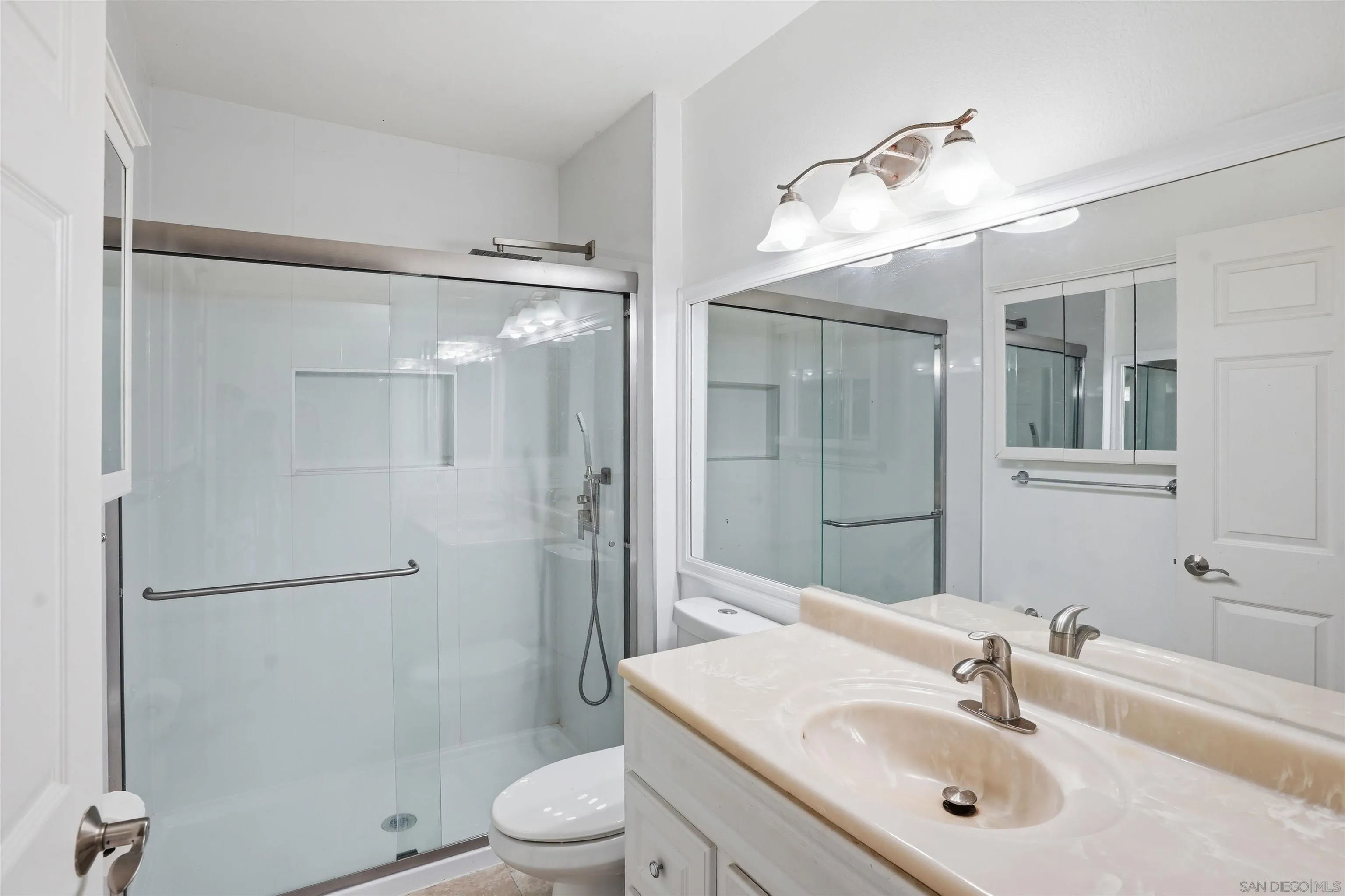 Photo #15: 260015553 Listing: Photo #15