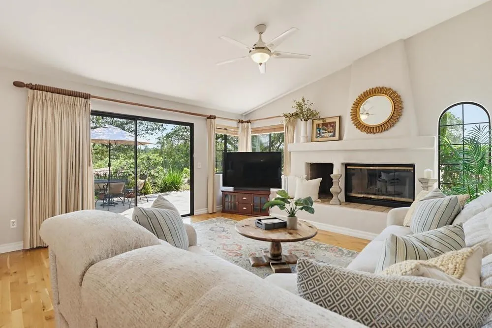https://cdn.realtyfeed.com/cdn/127/260015557/af06a021044d43dca2d437c9ca7d4398.webp