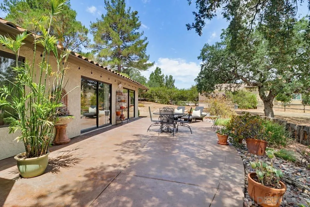 https://cdn.realtyfeed.com/cdn/127/260015557/dc829f631f98e0d815d3c31a9bfcadd4.webp