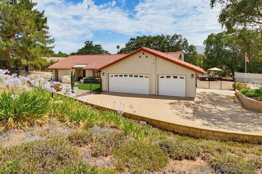 https://cdn.realtyfeed.com/cdn/127/260015557/f0bf4684cba22763c72bf321acb34d9f.webp