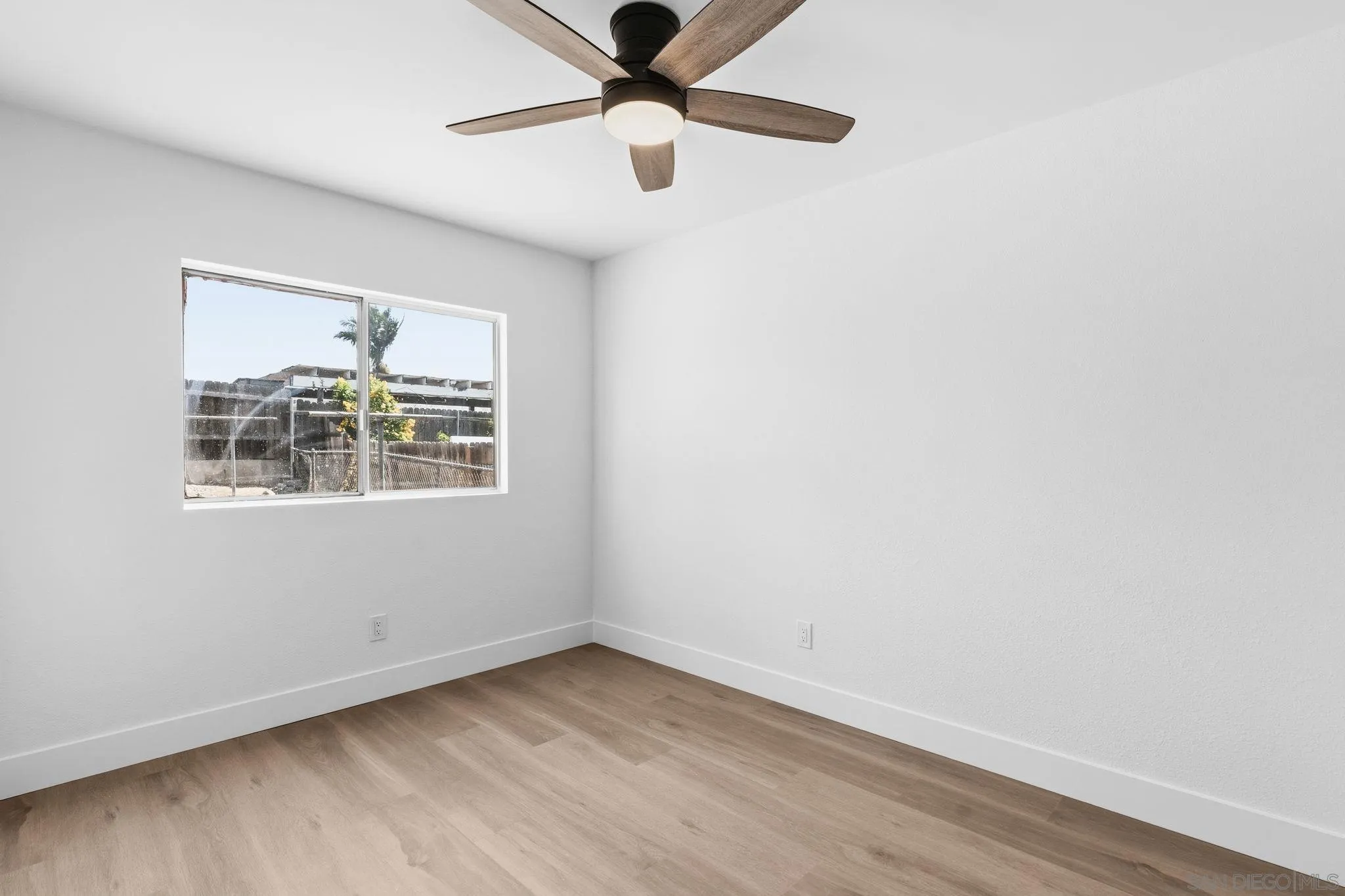 https://cdn.realtyfeed.com/cdn/127/260015558/20ae09a556a1054d84abda96fc31db10.webp