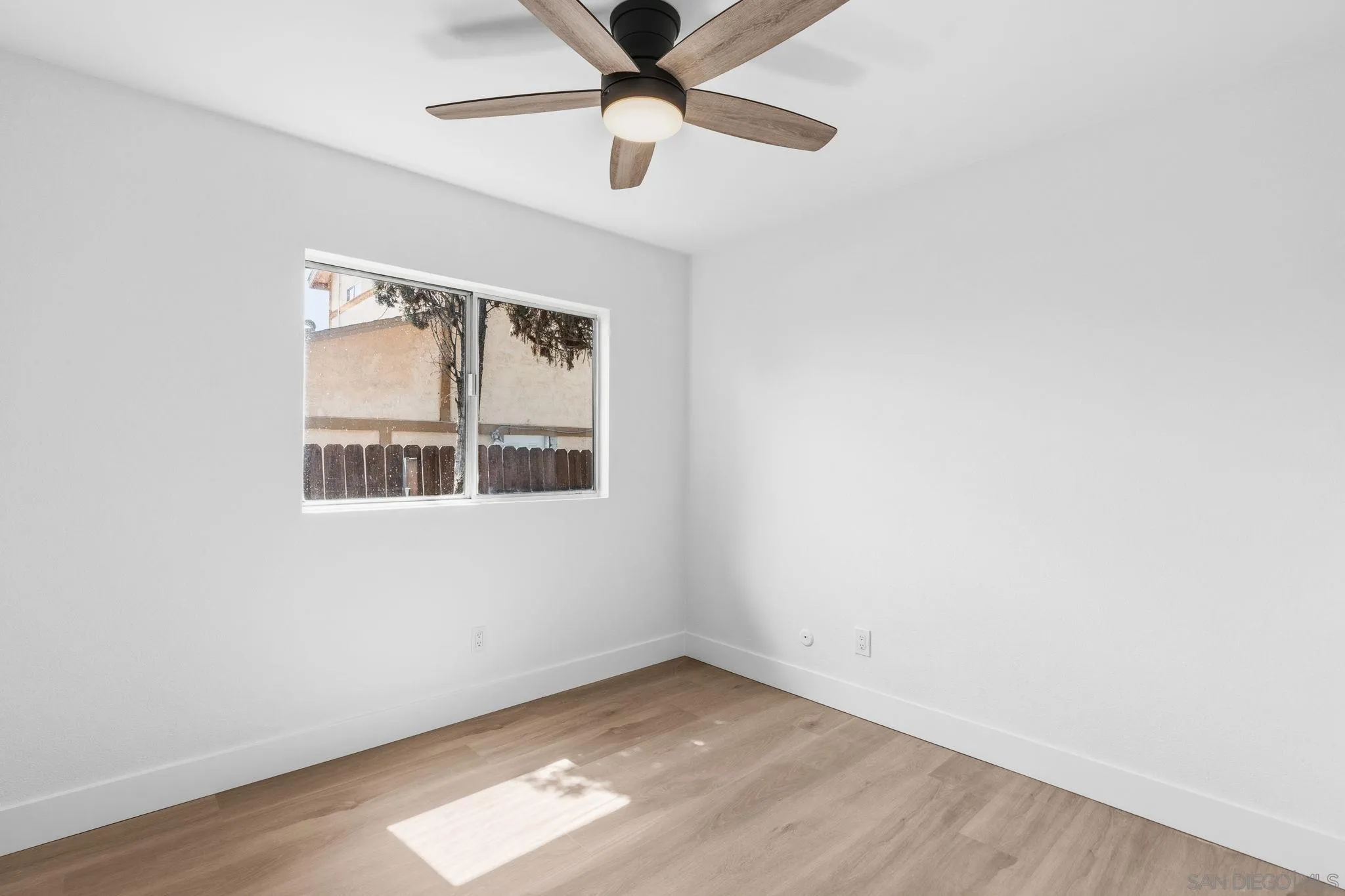 https://cdn.realtyfeed.com/cdn/127/260015558/dfaba672553483c41bcfd45dd498c19d.webp