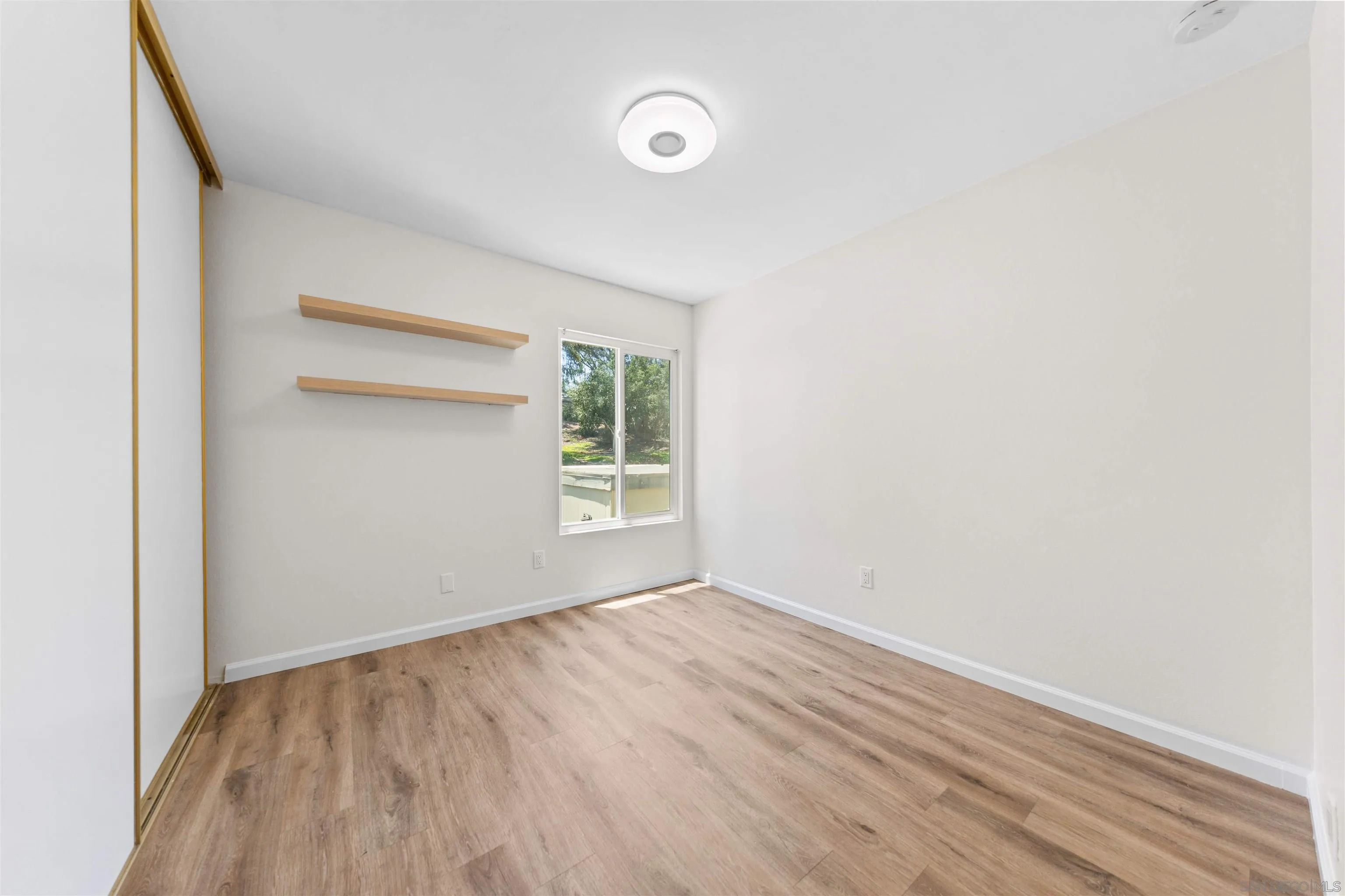 Photo #32: 260015560 Listing: Photo #32