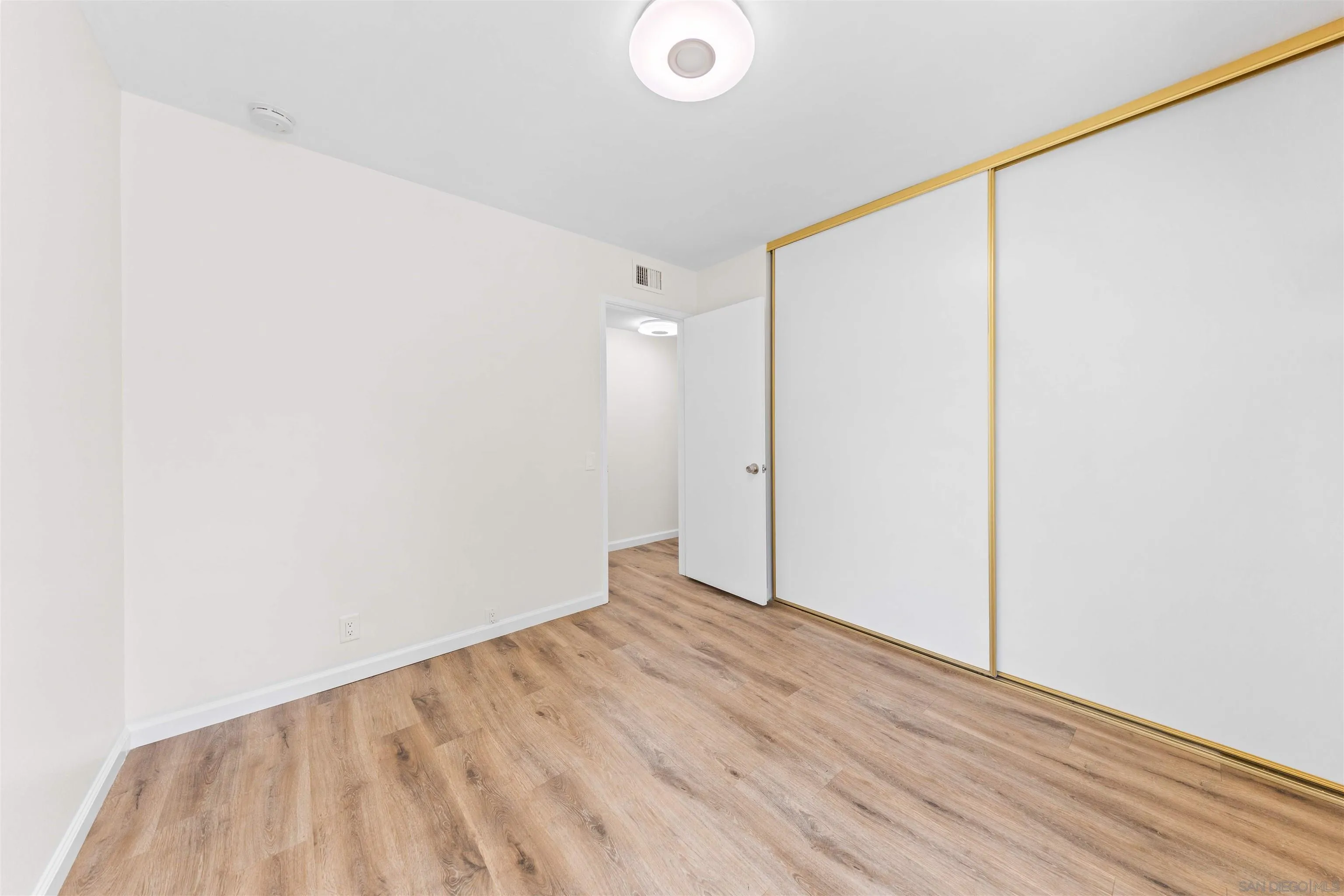 Photo #33: 260015560 Listing: Photo #33
