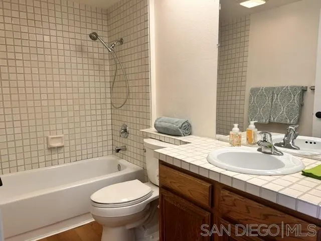 https://cdn.realtyfeed.com/cdn/127/260015563/686f0d4a62cf67bac30845470abb3d34.webp