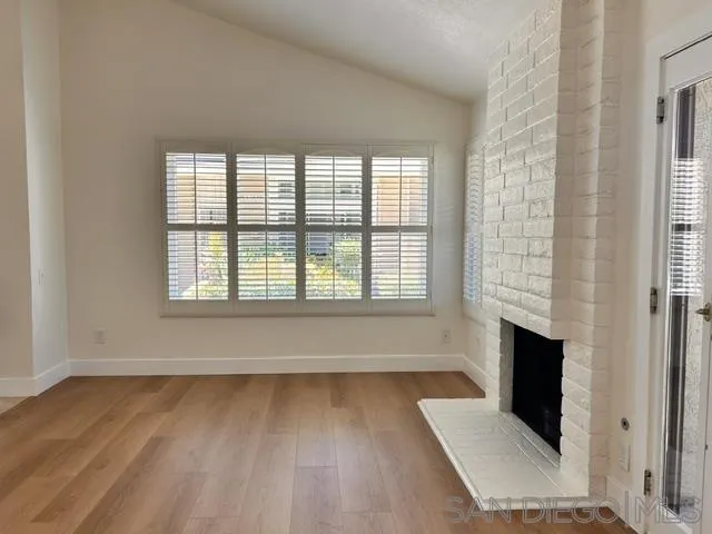 https://cdn.realtyfeed.com/cdn/127/260015563/83ead68062af36d978fa7c83cd17865d.webp