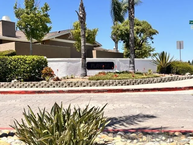 https://cdn.realtyfeed.com/cdn/127/260015563/bc5cd125059ea1120908dbd204c9ab06.webp