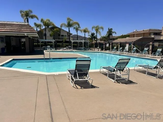 https://cdn.realtyfeed.com/cdn/127/260015563/f9dc4386d3f12f01a2de288359cf580f.webp