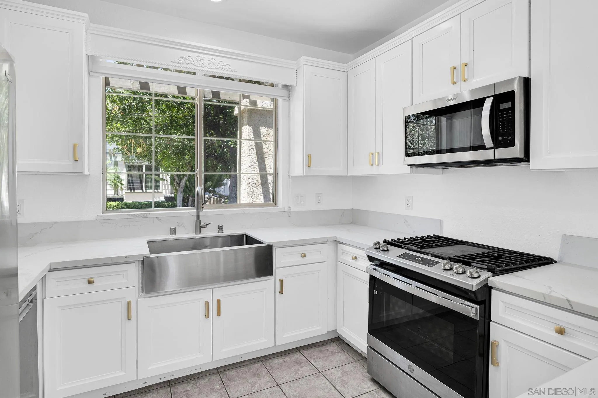 https://cdn.realtyfeed.com/cdn/127/260015568/432c48dabf522f3eb2225812565bf06b.webp