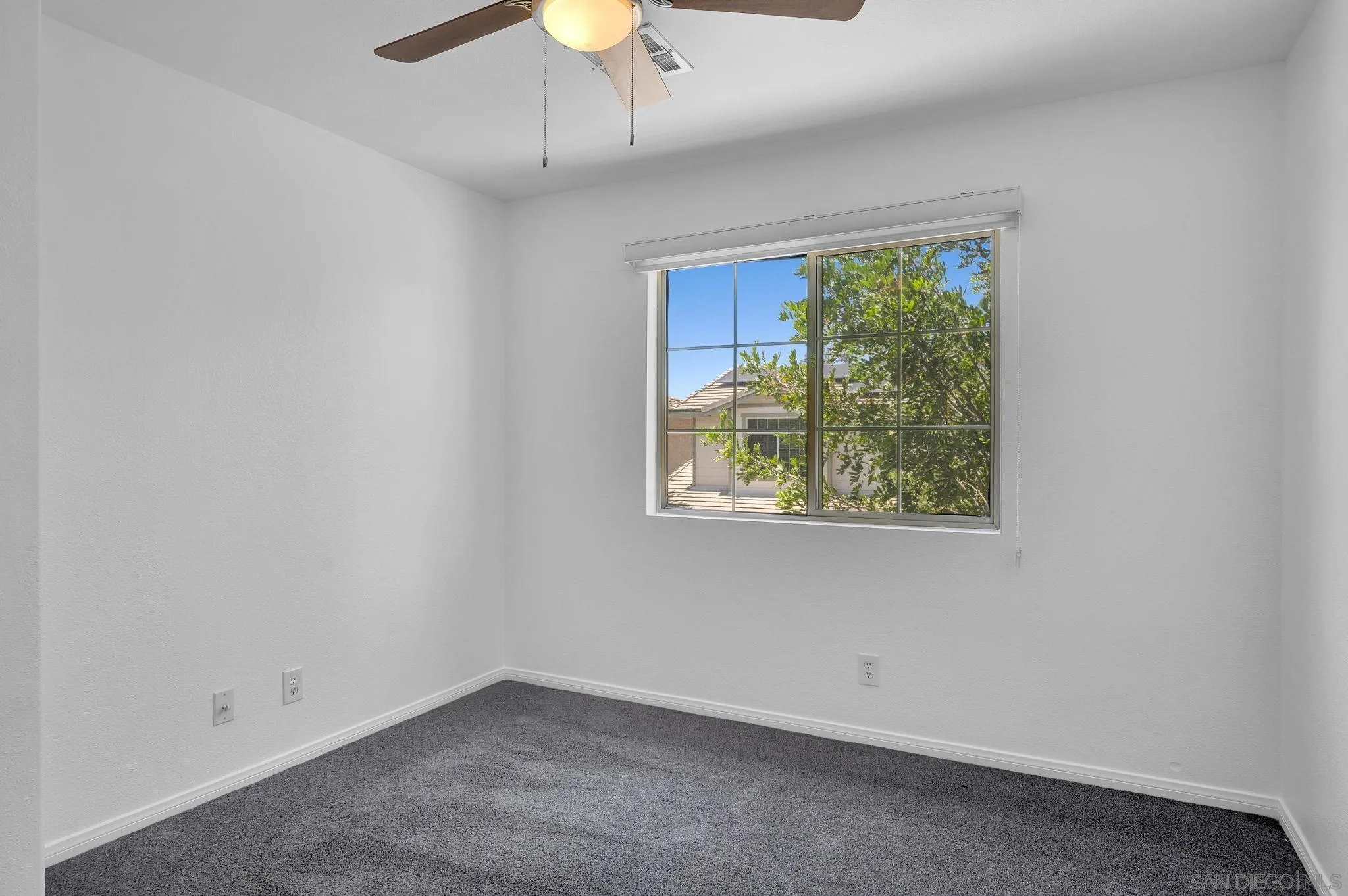 https://cdn.realtyfeed.com/cdn/127/260015568/813c4e1439f915188dd43409f14b3827.webp