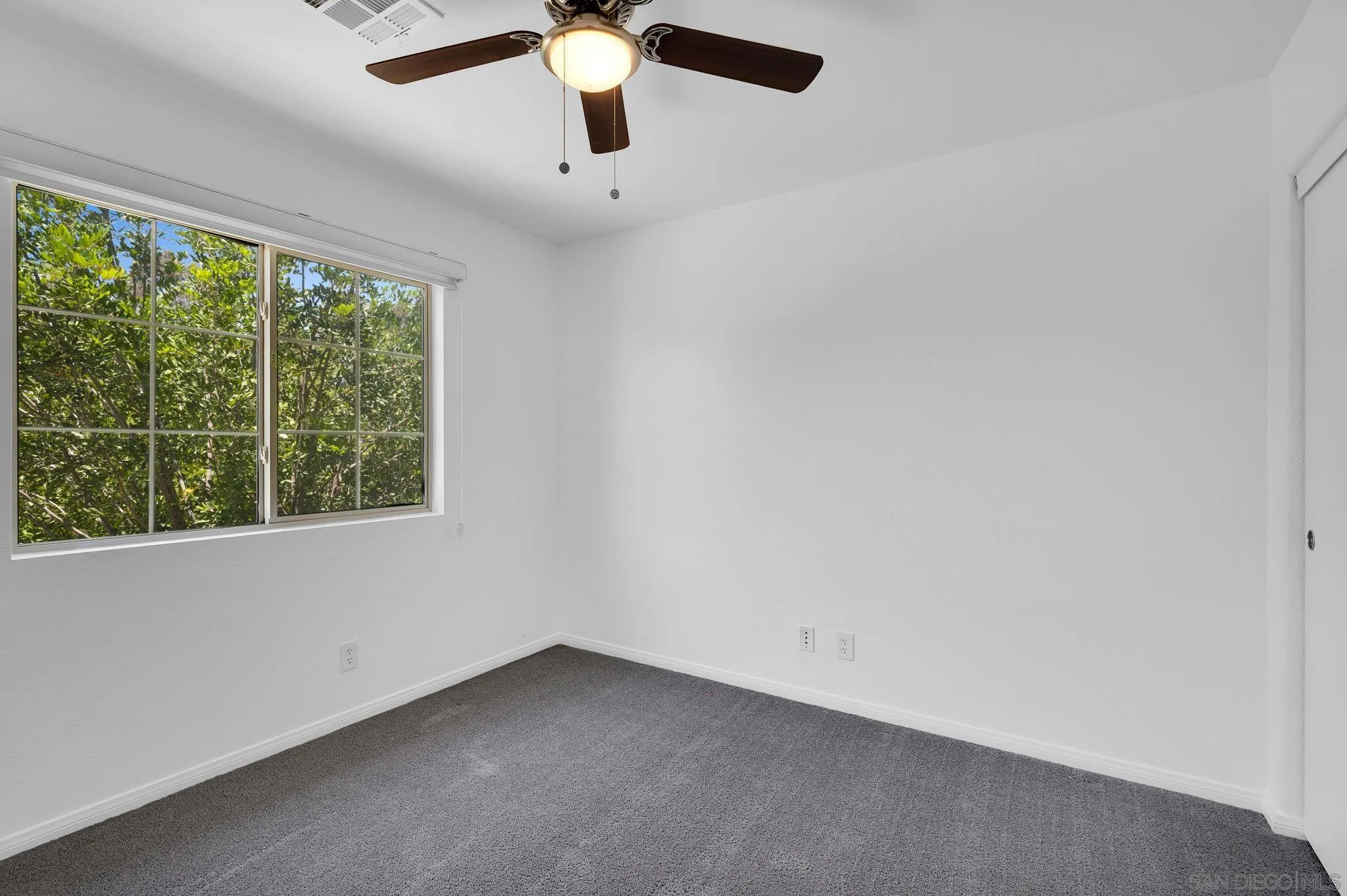 https://cdn.realtyfeed.com/cdn/127/260015568/beed94c9d69b7ac1123bf604112be341.webp