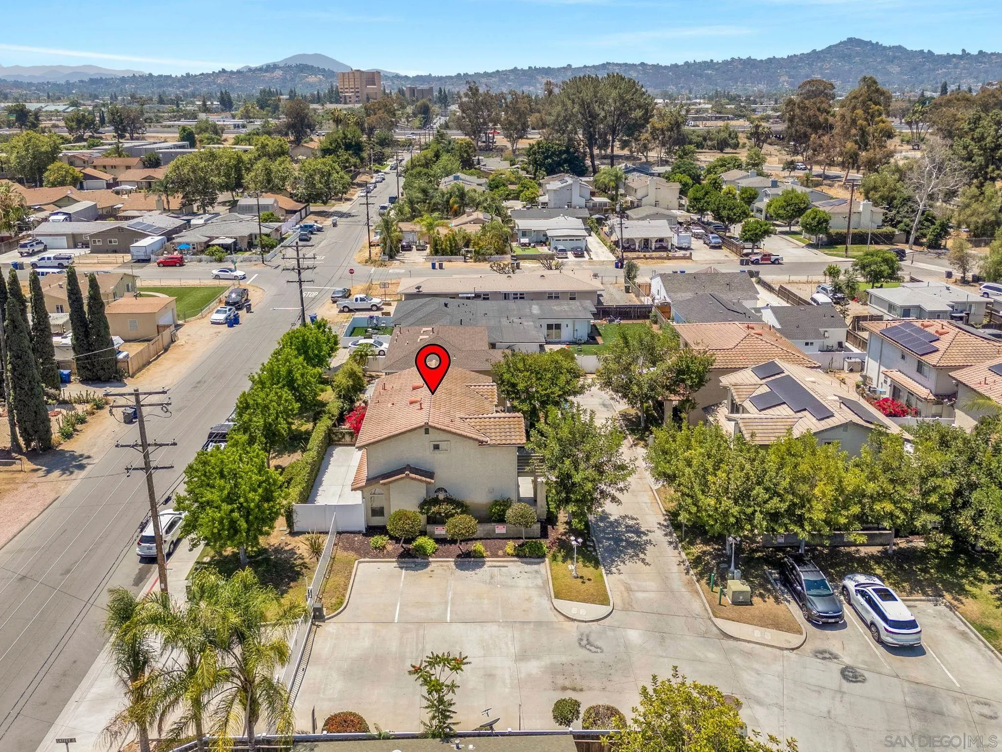 https://cdn.realtyfeed.com/cdn/127/260015568/d8868749b7892944ee40748a0f2c8903.webp