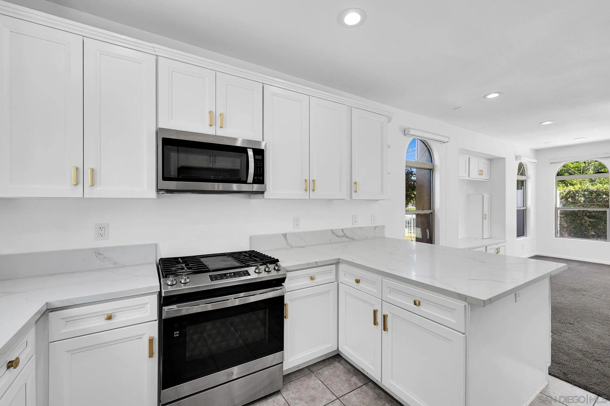 https://cdn.realtyfeed.com/cdn/127/260015568/e84a4009ce44f7990b726369c06446c7.webp