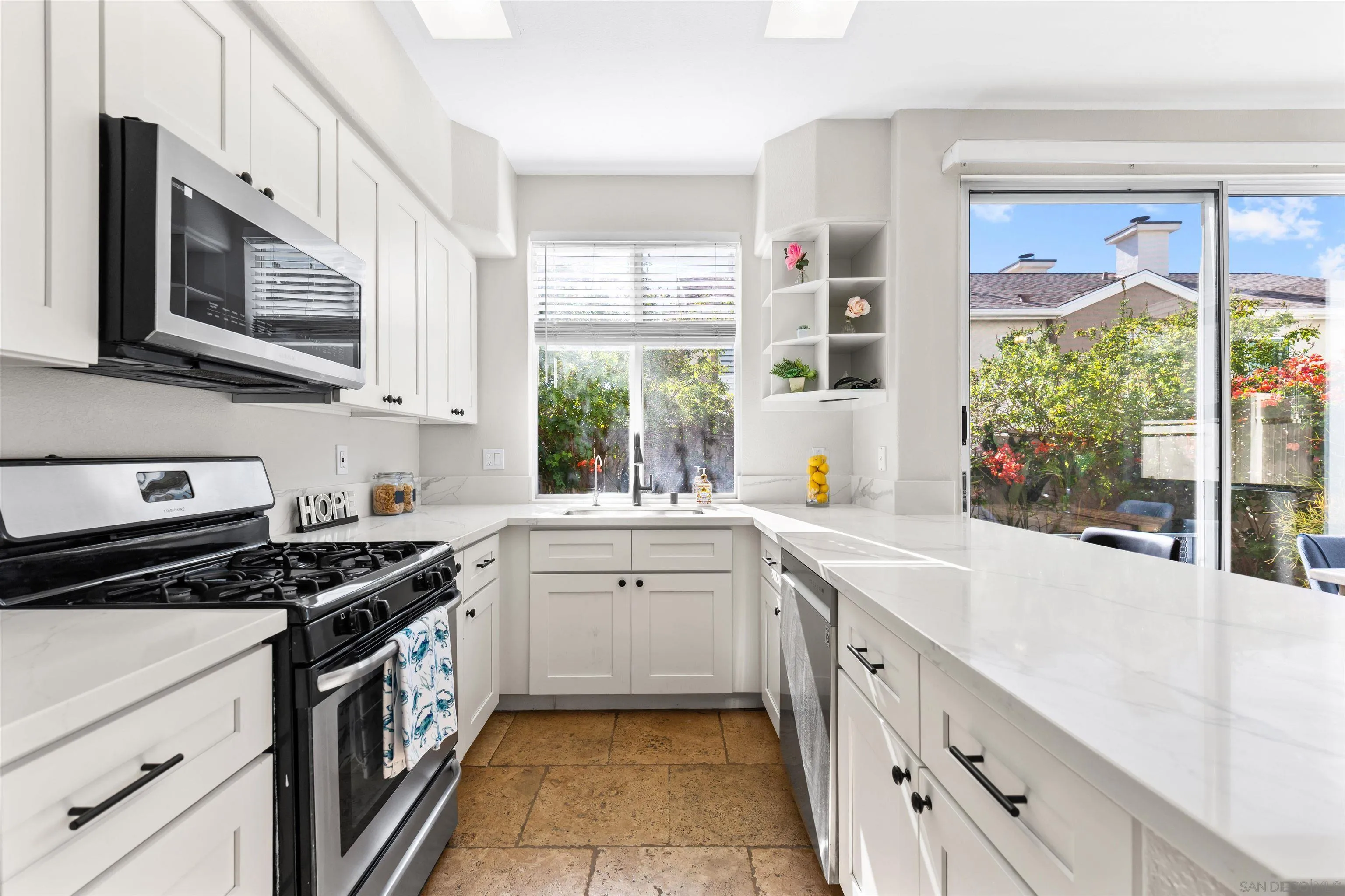 https://cdn.realtyfeed.com/cdn/127/260015571/428962956627e7ae223135597fbed9fc.webp