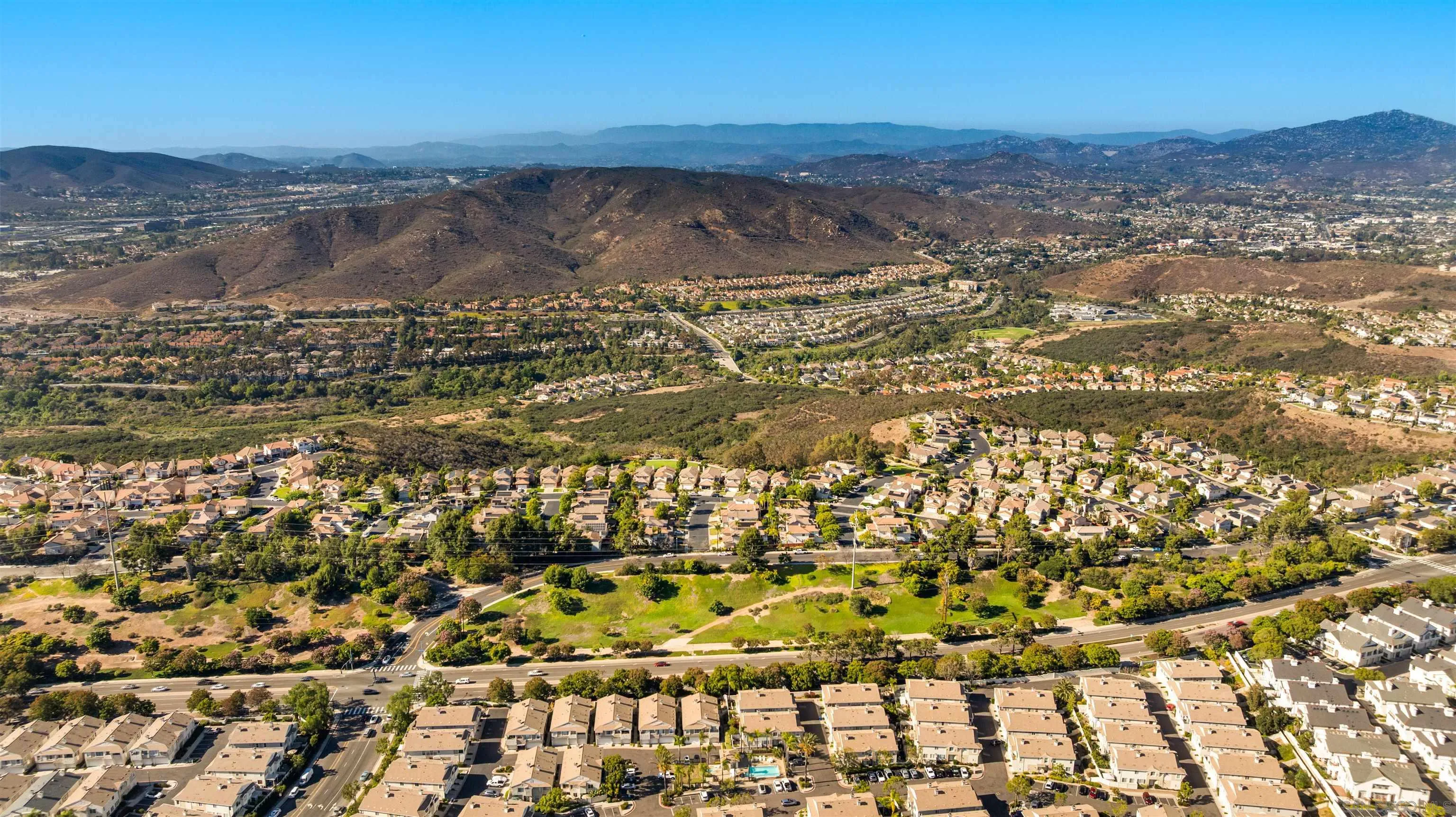 https://cdn.realtyfeed.com/cdn/127/260015571/941cdc40b7a33efb3cbb7bb58fce0269.webp