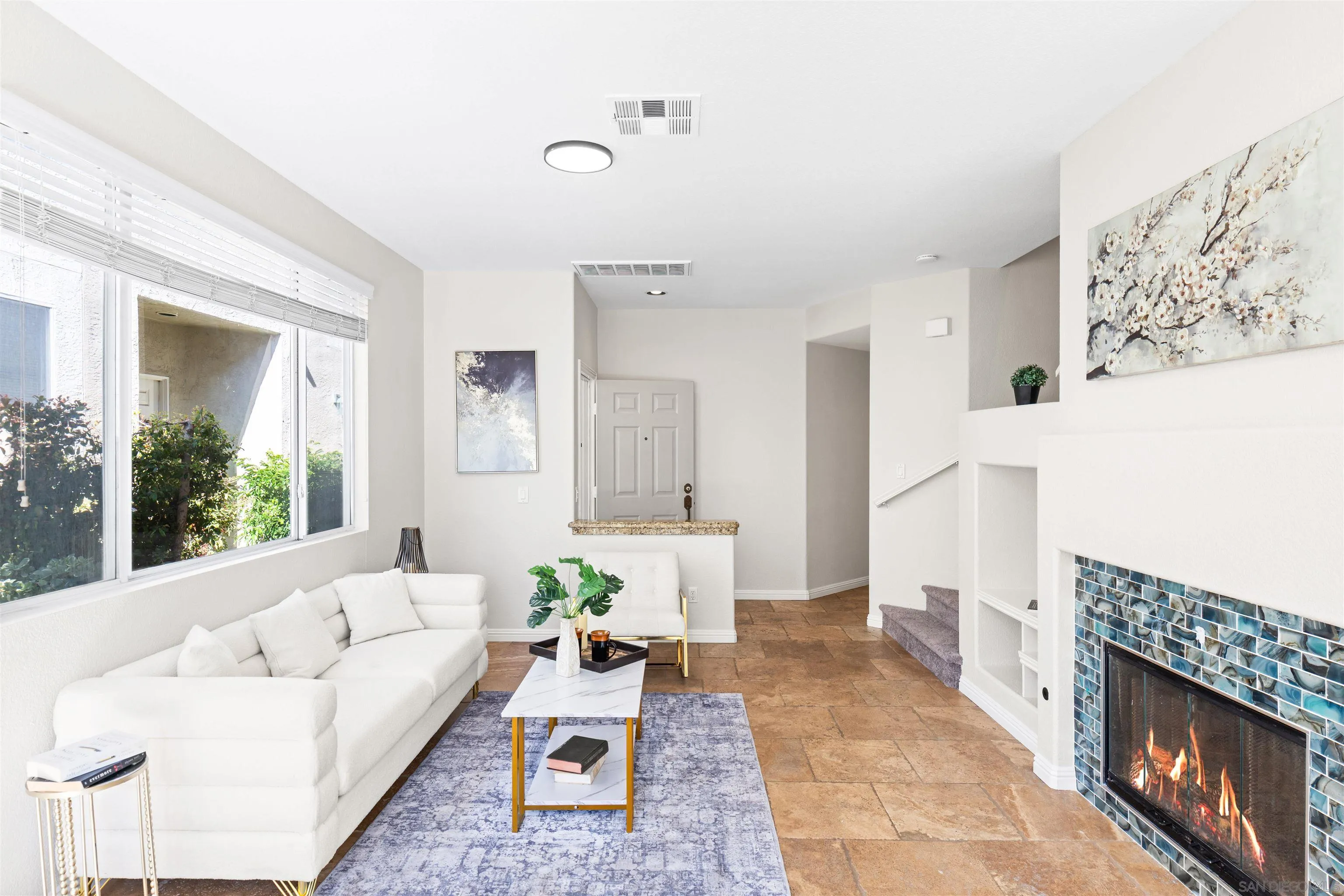 https://cdn.realtyfeed.com/cdn/127/260015571/a586bb687dcbd752b1fa929c65beda41.webp