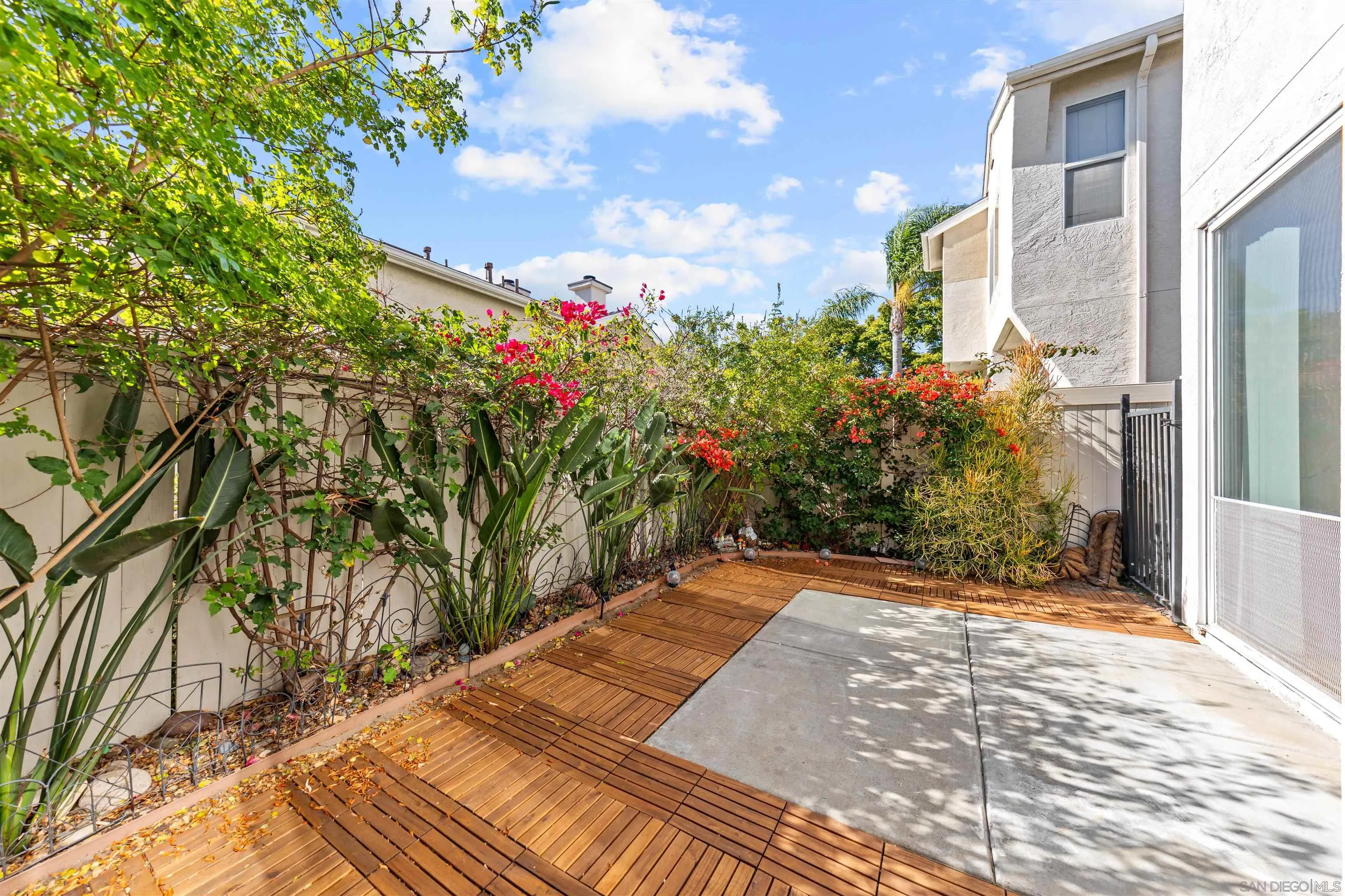 https://cdn.realtyfeed.com/cdn/127/260015571/a865937d051820bdafb52036dd176c9a.webp