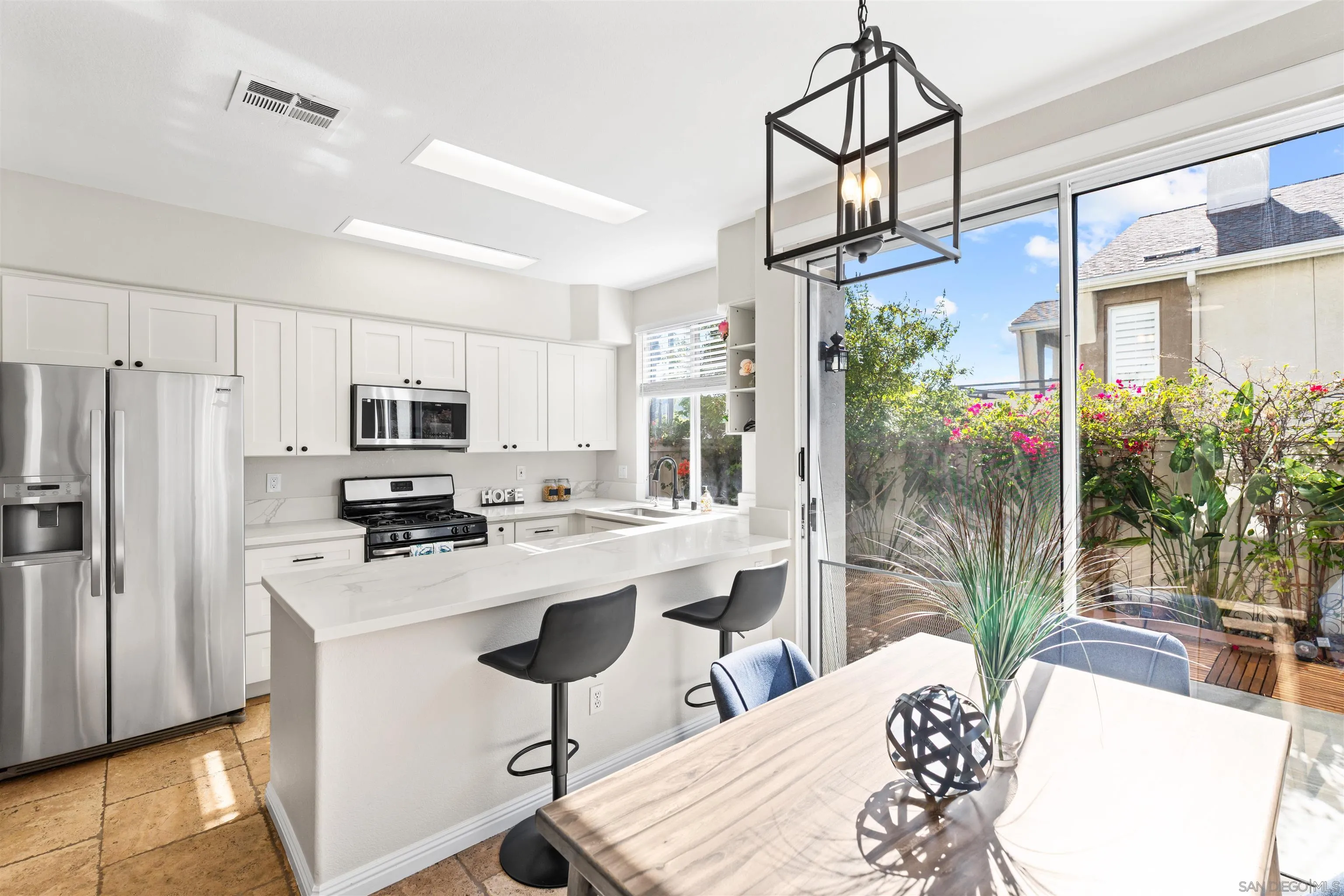 https://cdn.realtyfeed.com/cdn/127/260015571/ae566cb6794f67a91bbc26cf4f351507.webp