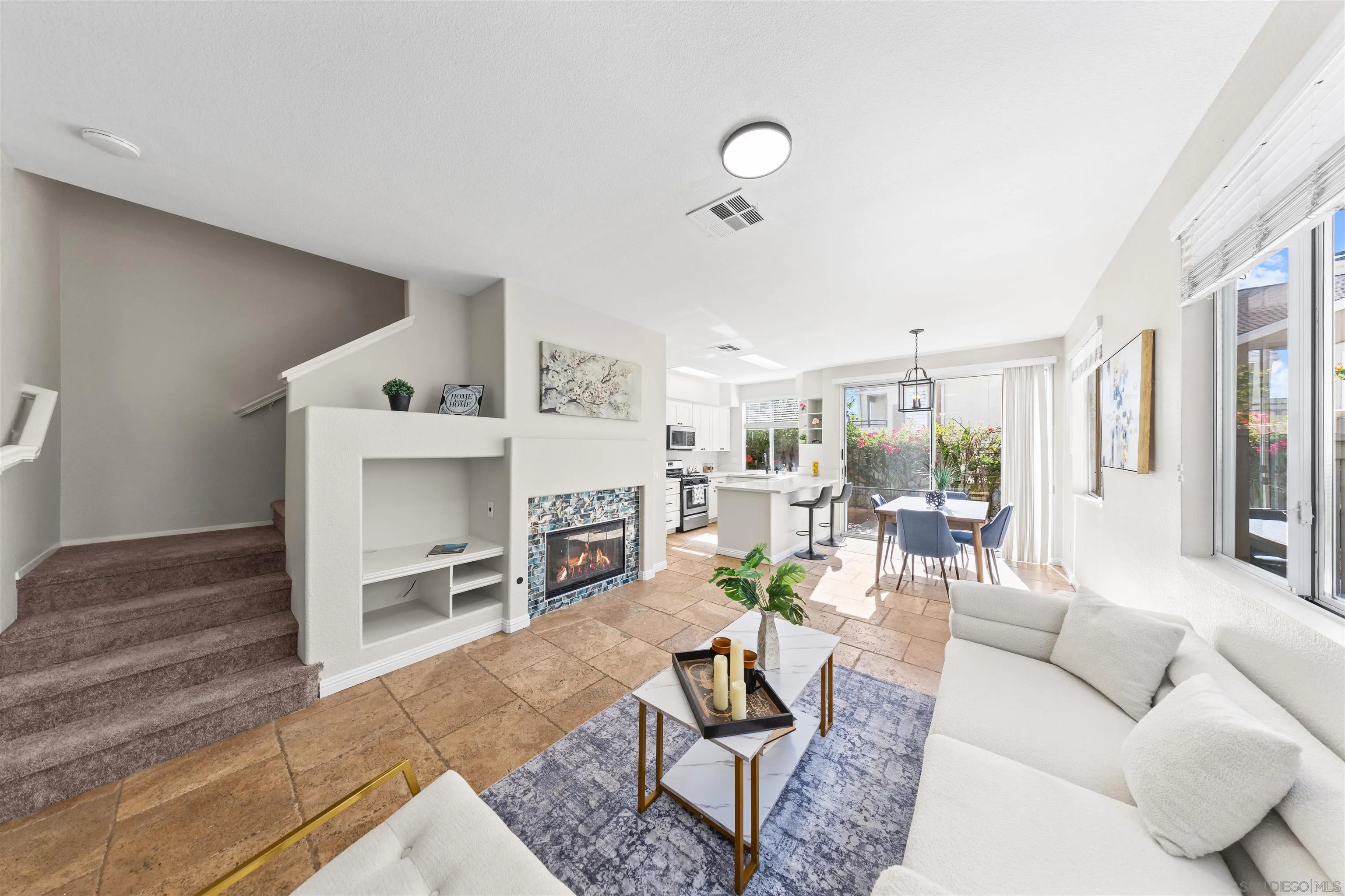 https://cdn.realtyfeed.com/cdn/127/260015571/bc64ac3d0c4903cd53b7a54dd7da9992.webp