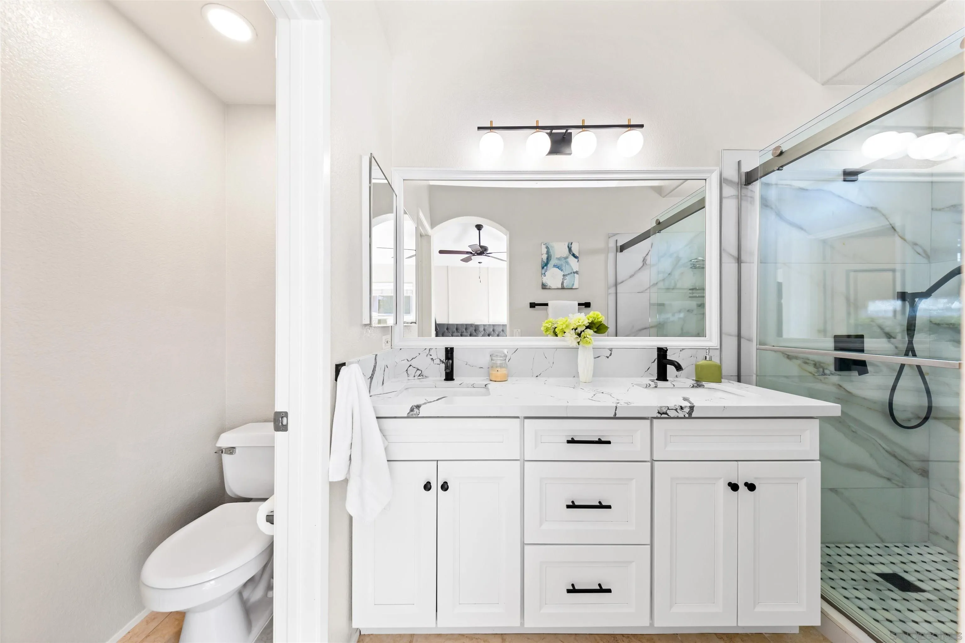 https://cdn.realtyfeed.com/cdn/127/260015571/c1d5670dfd80175e778b587f2628e269.webp