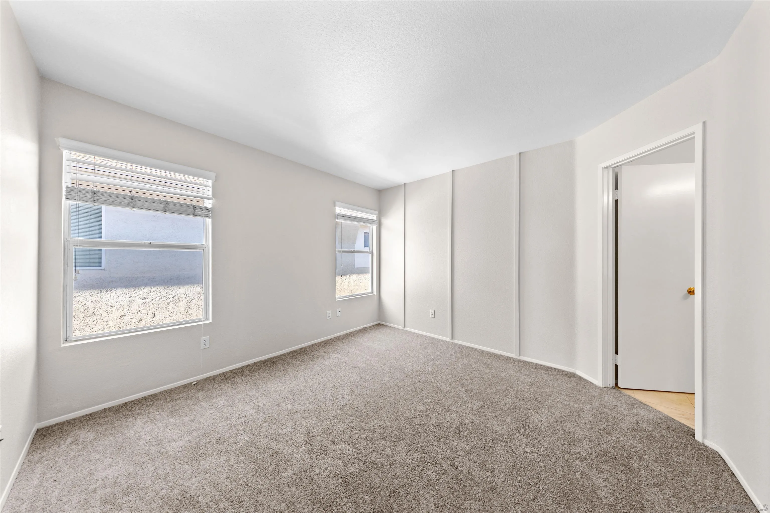 https://cdn.realtyfeed.com/cdn/127/260015571/ca045e00a65310ffc162b69c9d35eb70.webp