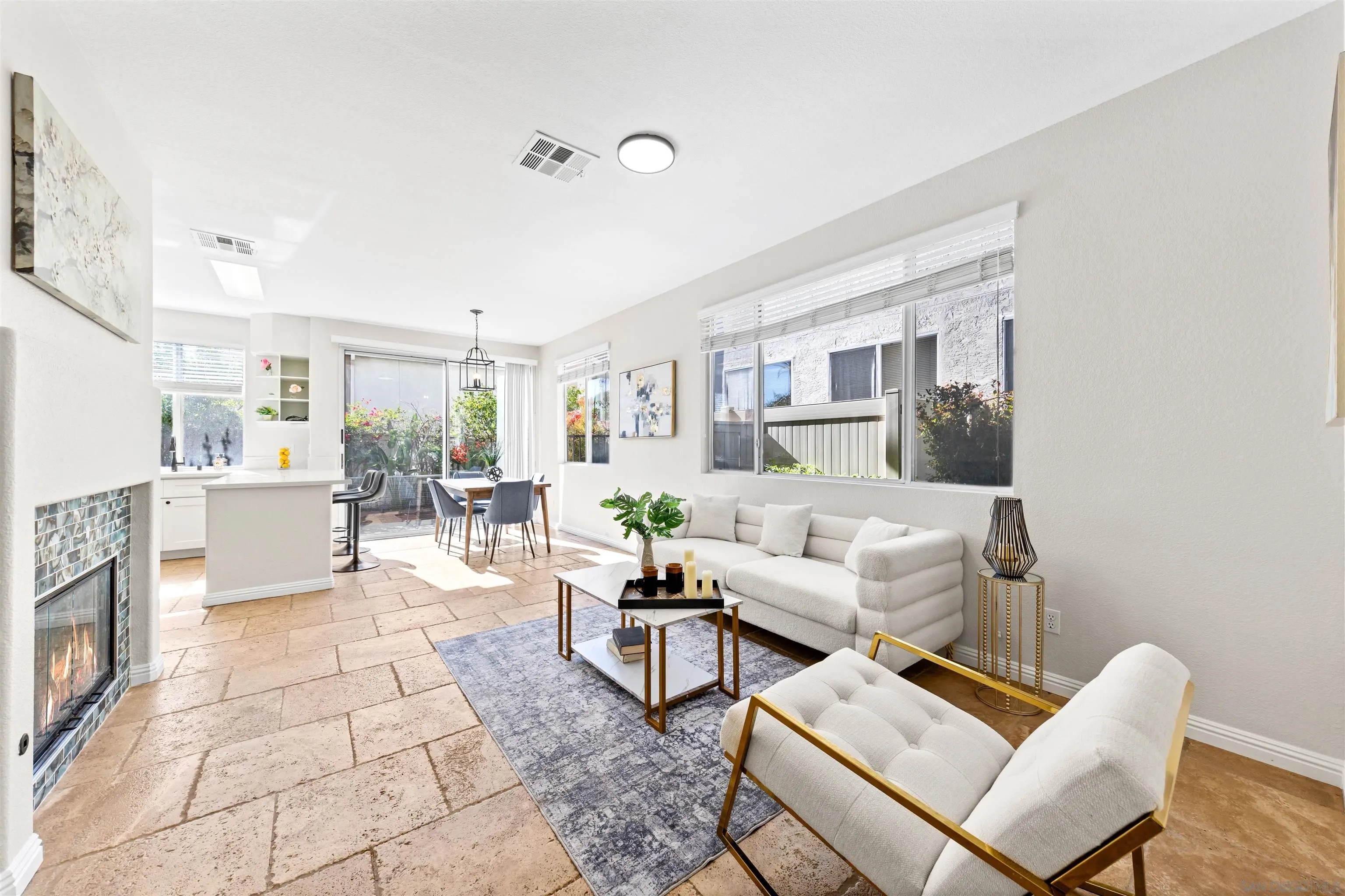 https://cdn.realtyfeed.com/cdn/127/260015571/ff3ee3de0115ebdb7d0461255babb051.webp