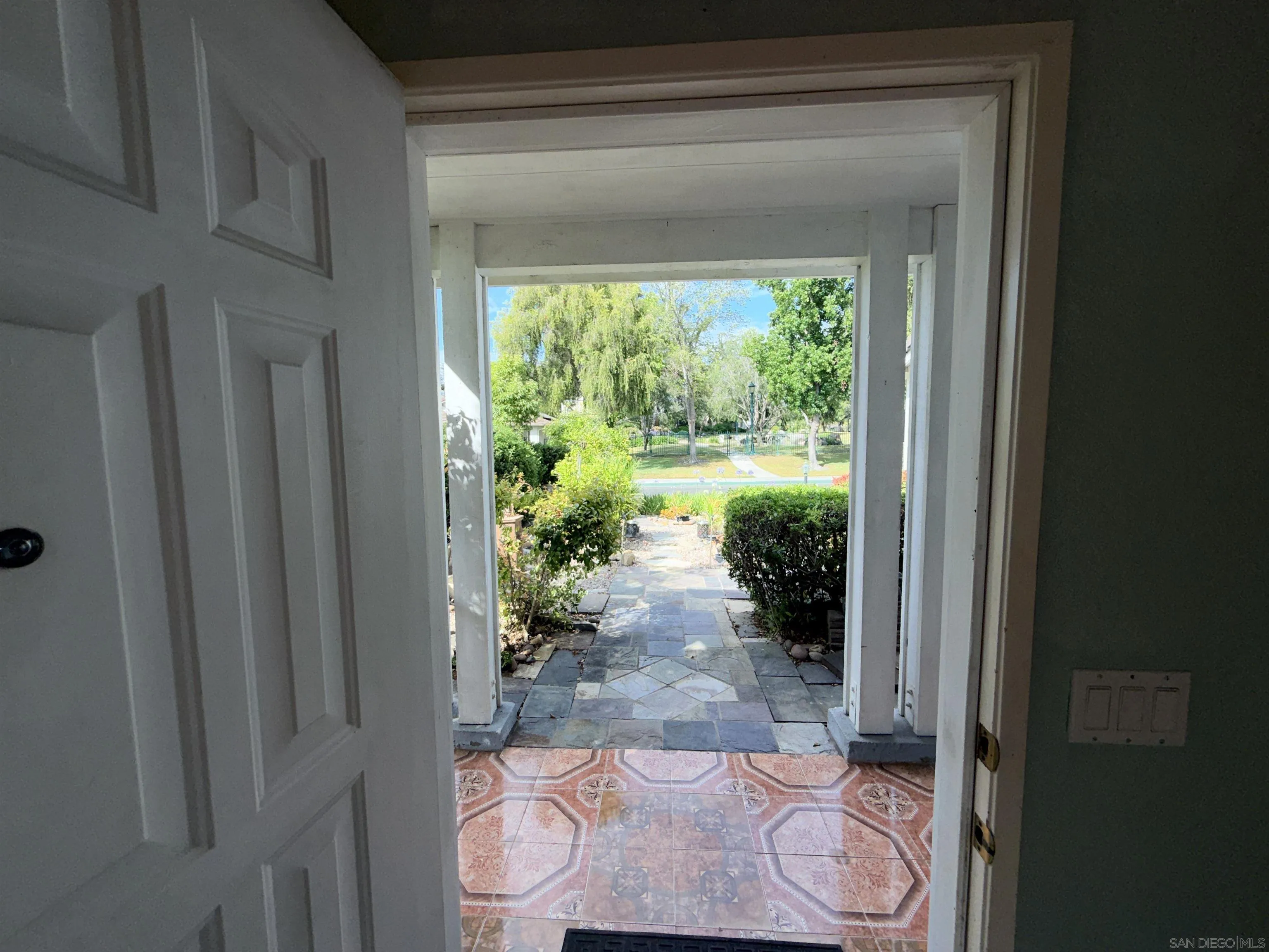 https://cdn.realtyfeed.com/cdn/127/260015572/2ab11138fdb42b47a8fe4749844471cd.webp