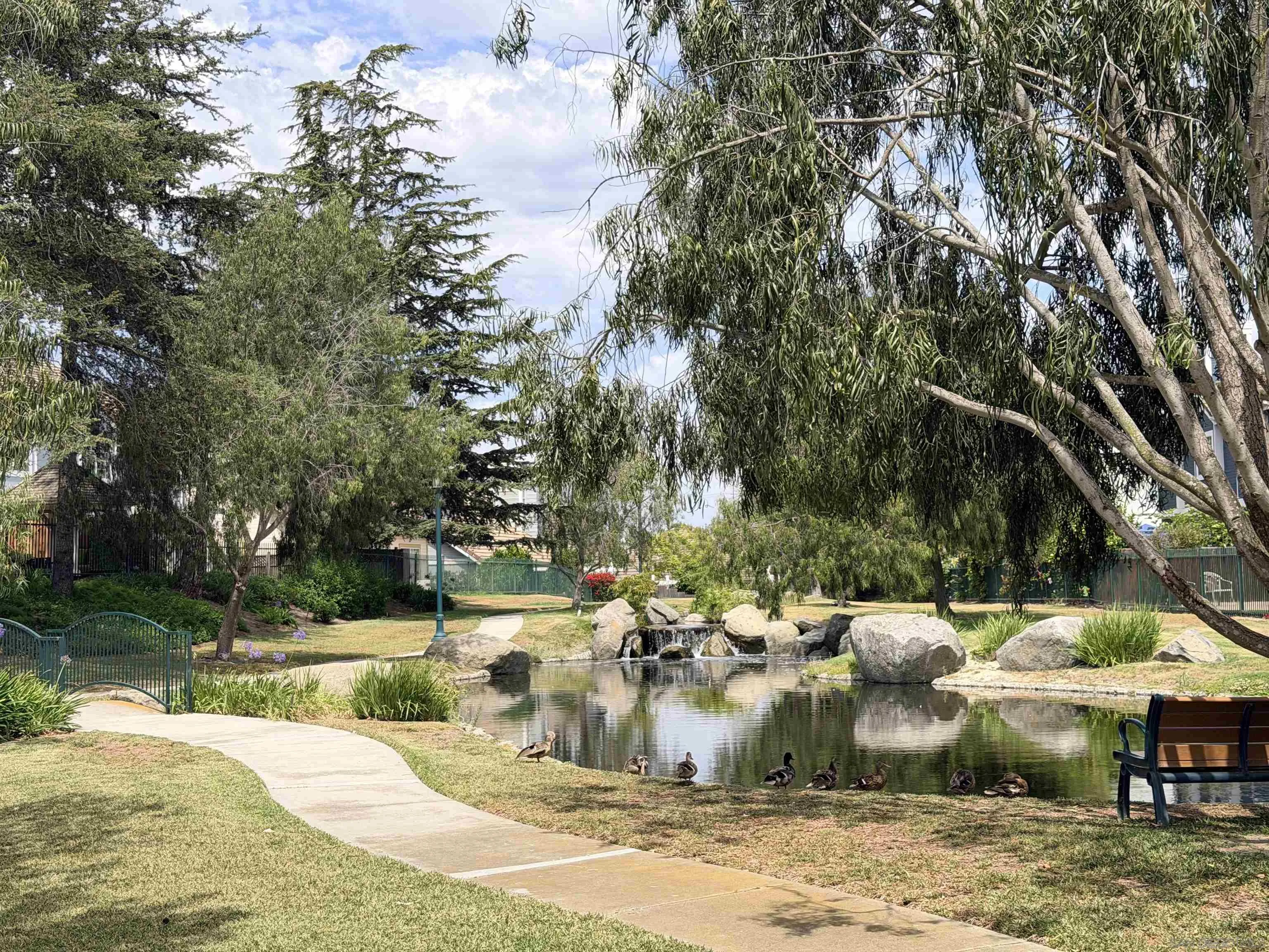 https://cdn.realtyfeed.com/cdn/127/260015572/455f5258aa8e17196b6acb903e853a76.webp