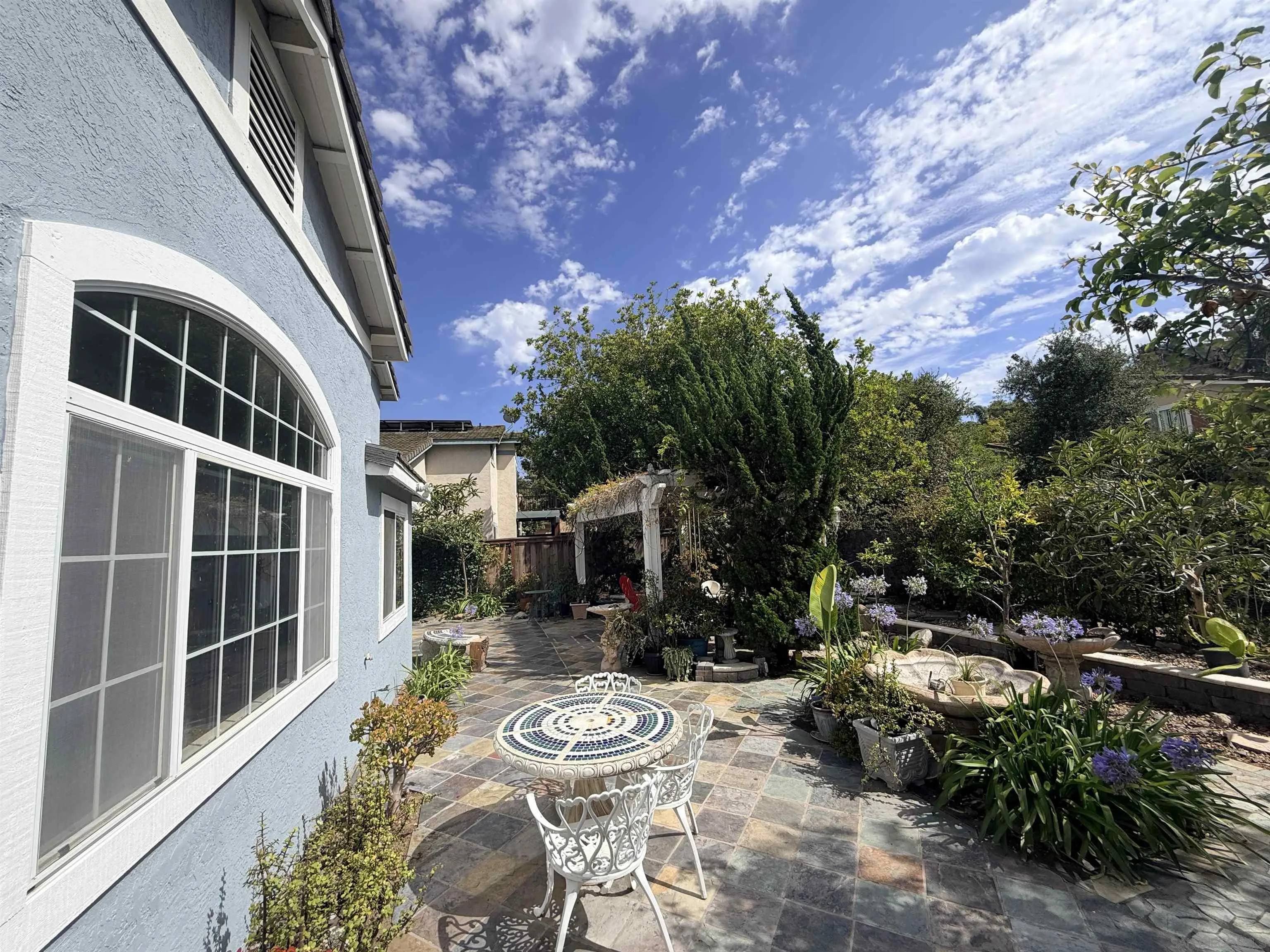https://cdn.realtyfeed.com/cdn/127/260015572/55fa13deba5e28d74301d94028a38055.webp