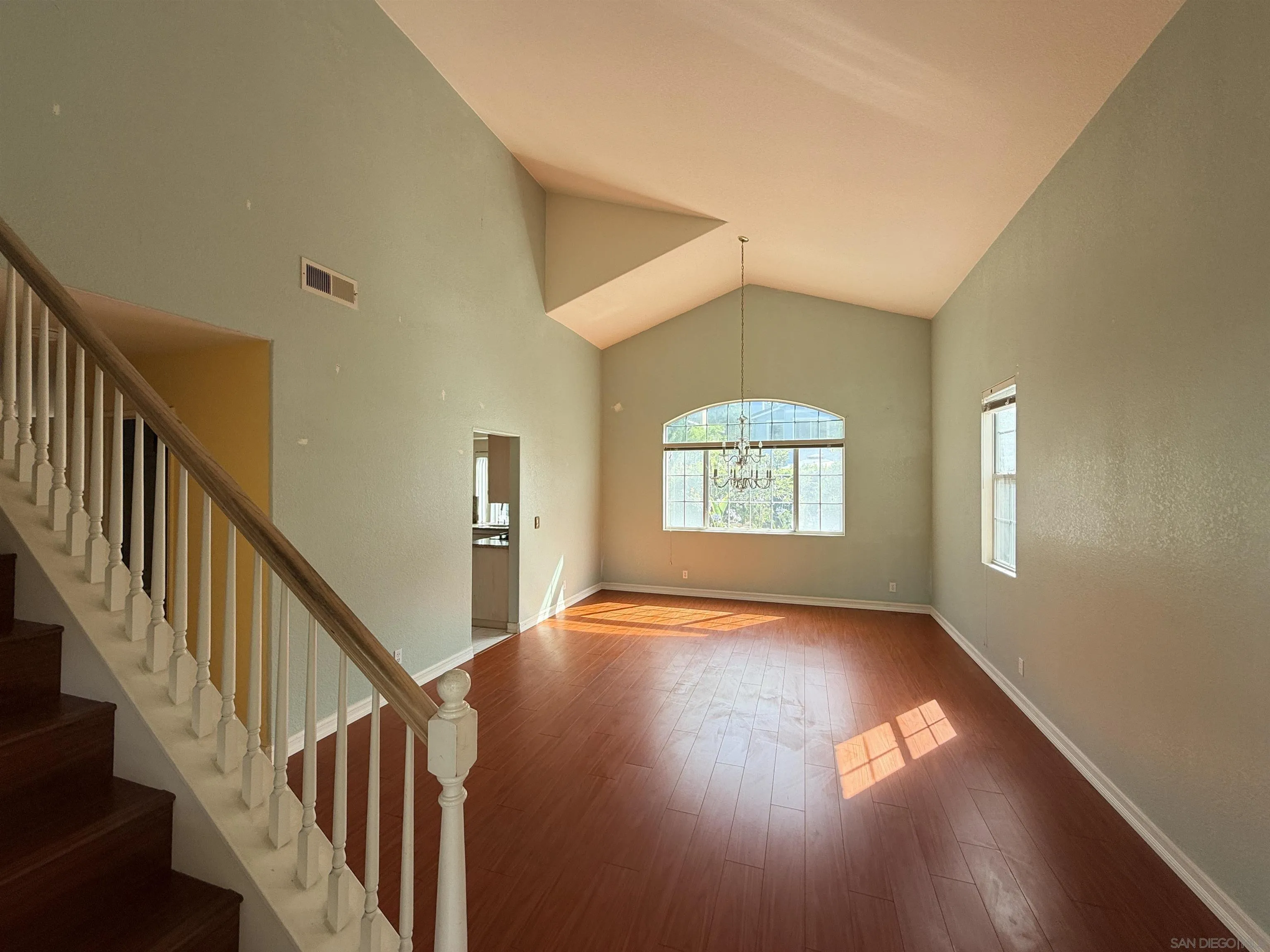 https://cdn.realtyfeed.com/cdn/127/260015572/6af05d23f5db57d277bacdf1720523ef.webp