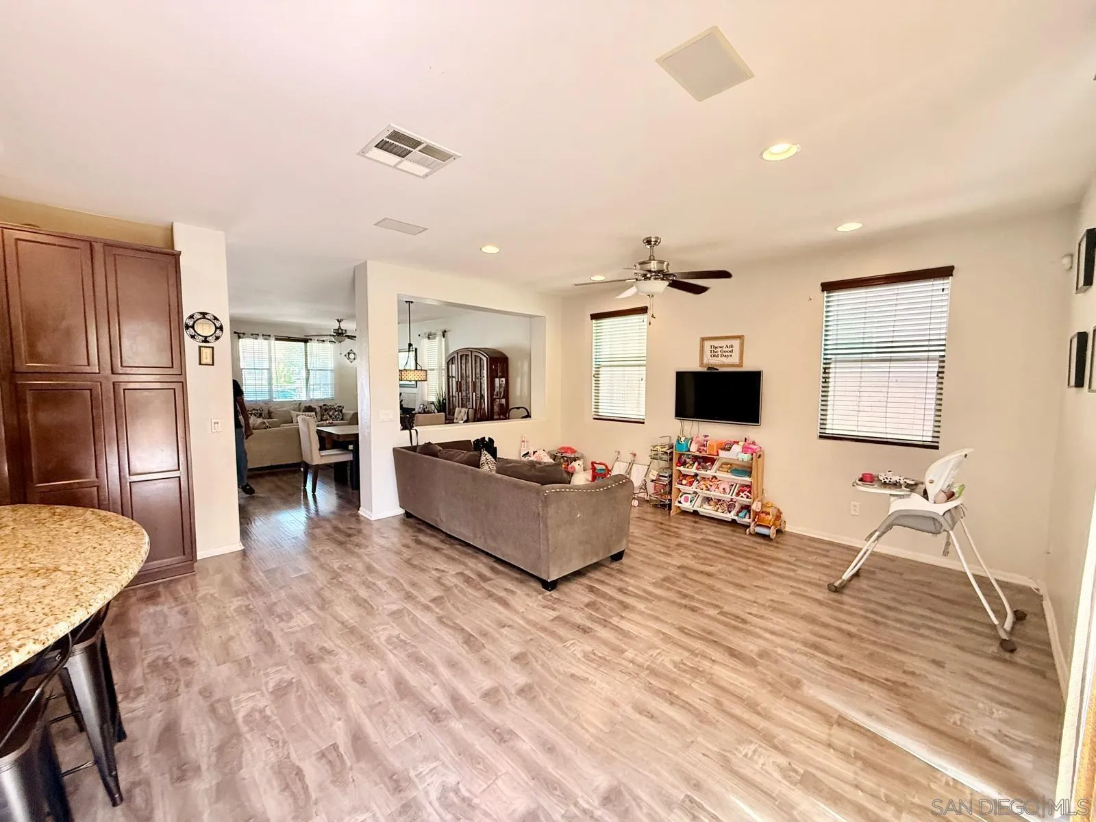 https://cdn.realtyfeed.com/cdn/127/260015577/1576696fe41d6418a40b2229df6194d9.webp
