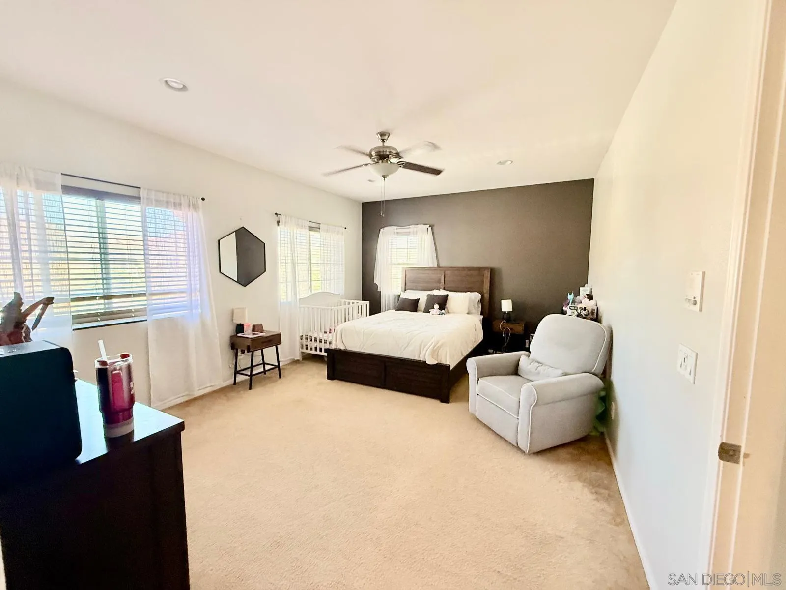 https://cdn.realtyfeed.com/cdn/127/260015577/8b25a1578f39a122b772d8fa3fdfc6ef.webp