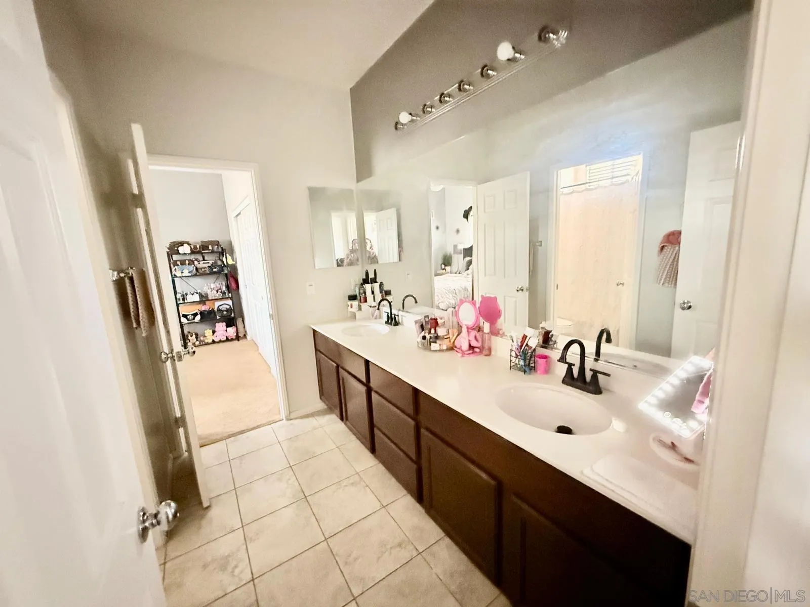 https://cdn.realtyfeed.com/cdn/127/260015577/b0a3b4f0a3c510d1ca2af50eb0360ea4.webp