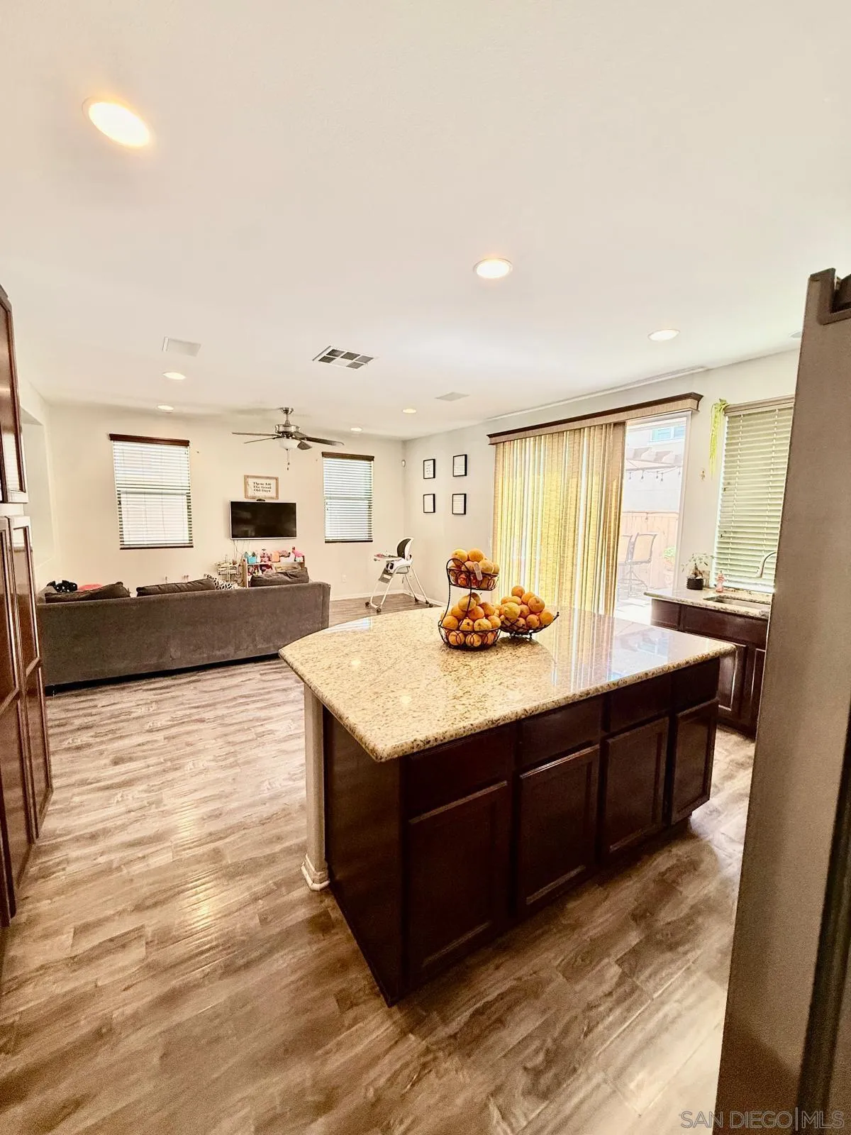 https://cdn.realtyfeed.com/cdn/127/260015577/f39df9cfa7fd0a4b0edfac7fa80ea1f0.webp