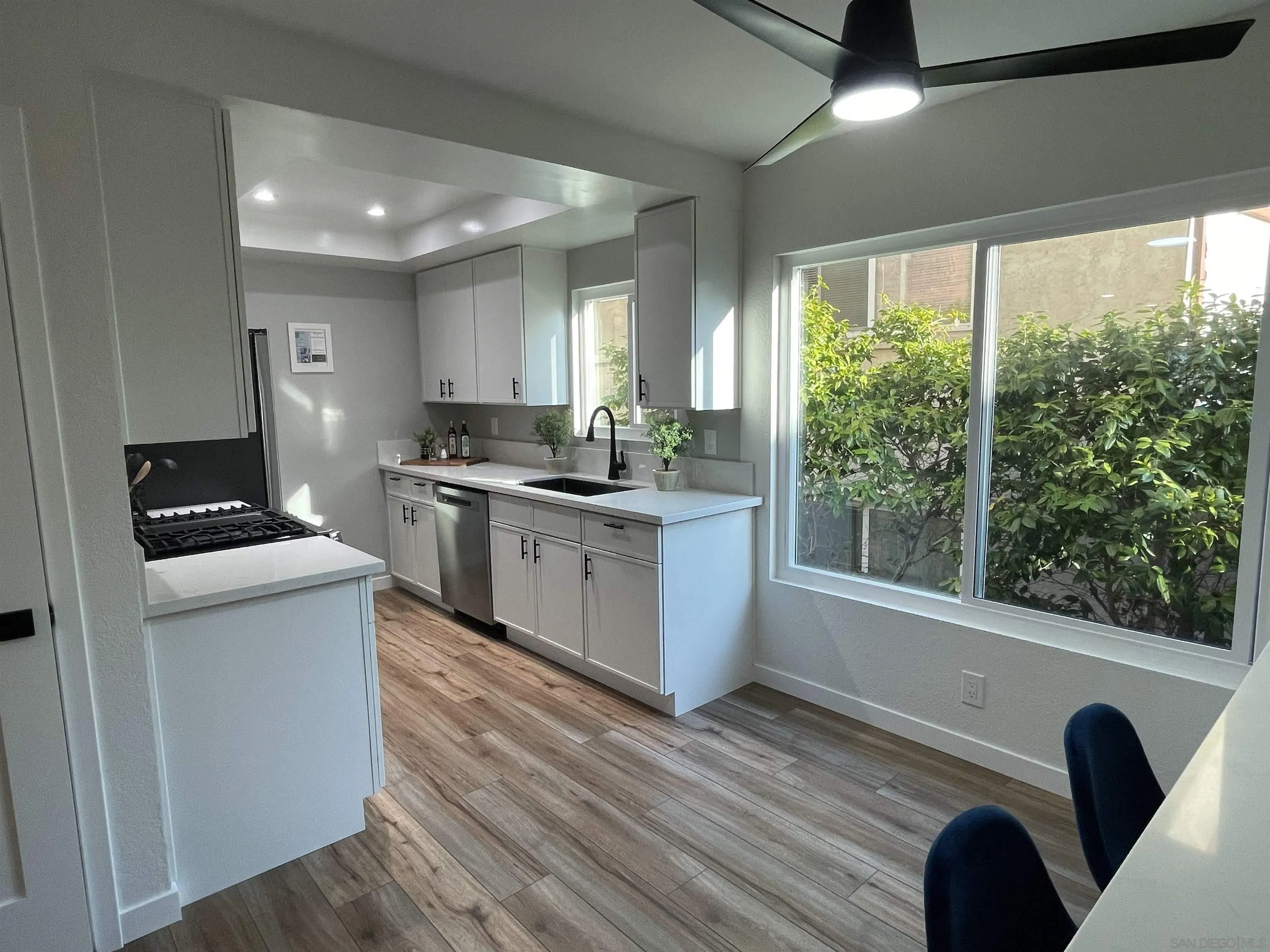 https://cdn.realtyfeed.com/cdn/127/260015579/48a261547c25df38a80ccfd061ca5817.webp