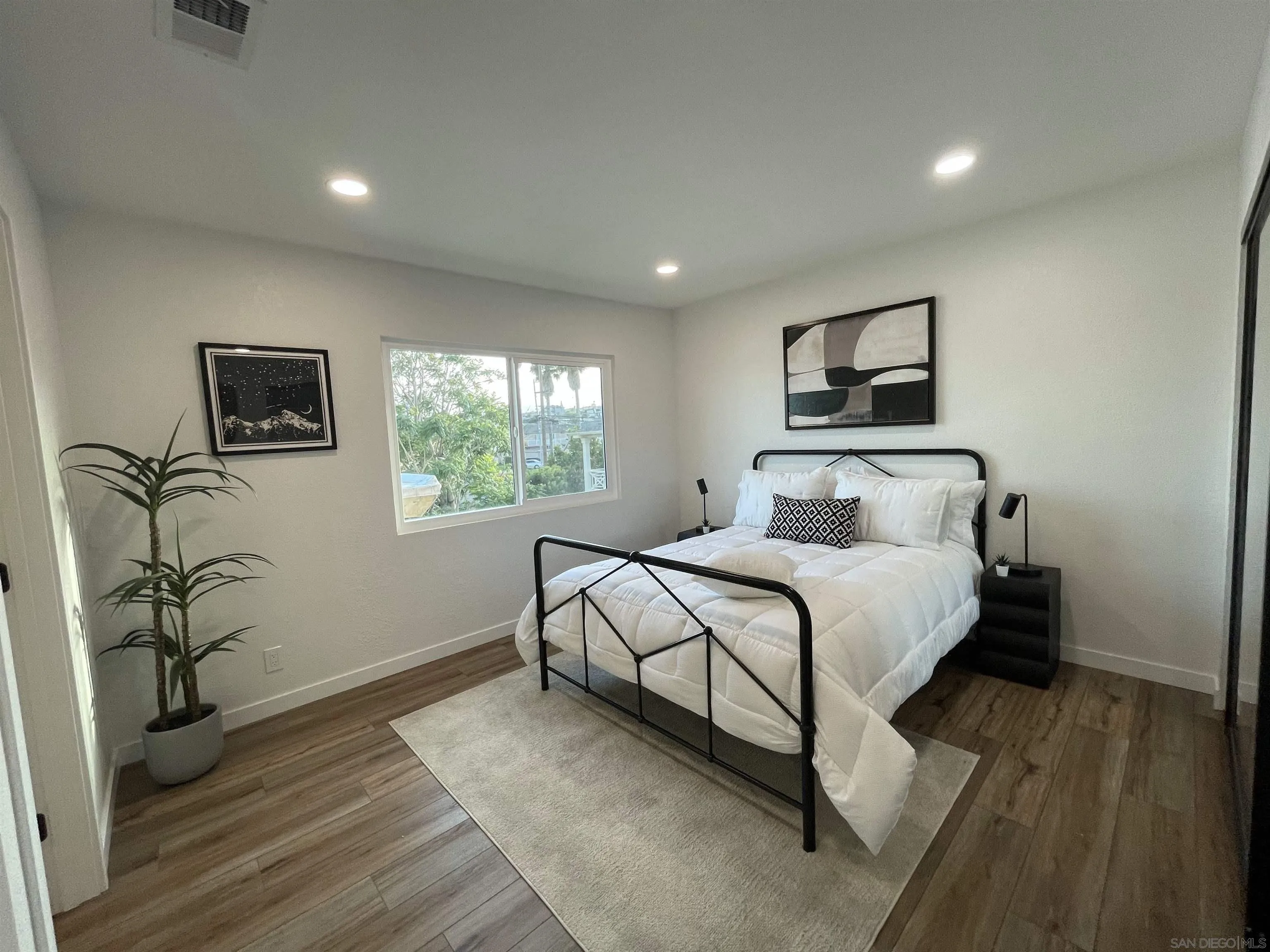 https://cdn.realtyfeed.com/cdn/127/260015579/ebe7f4d7e5a419ca67b673dd2ee699d7.webp