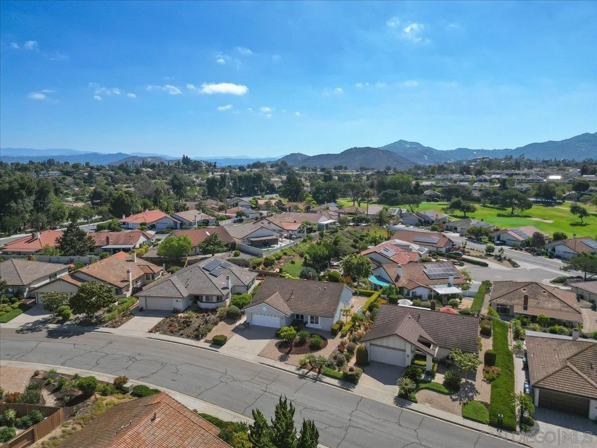 https://cdn.realtyfeed.com/cdn/127/260015582/2083a713727ee2b2fa9e7969d7daf26a.webp