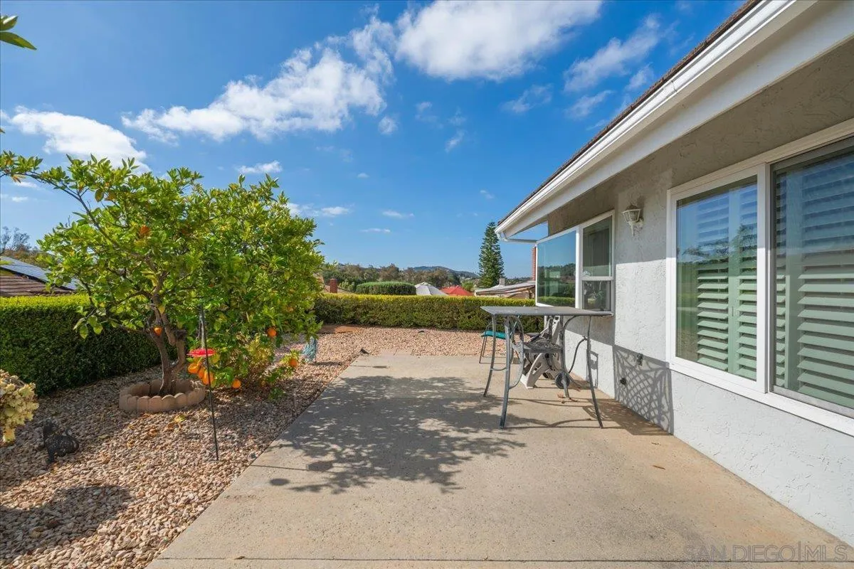 https://cdn.realtyfeed.com/cdn/127/260015582/21886fe50b4220d8484142736462d115.webp