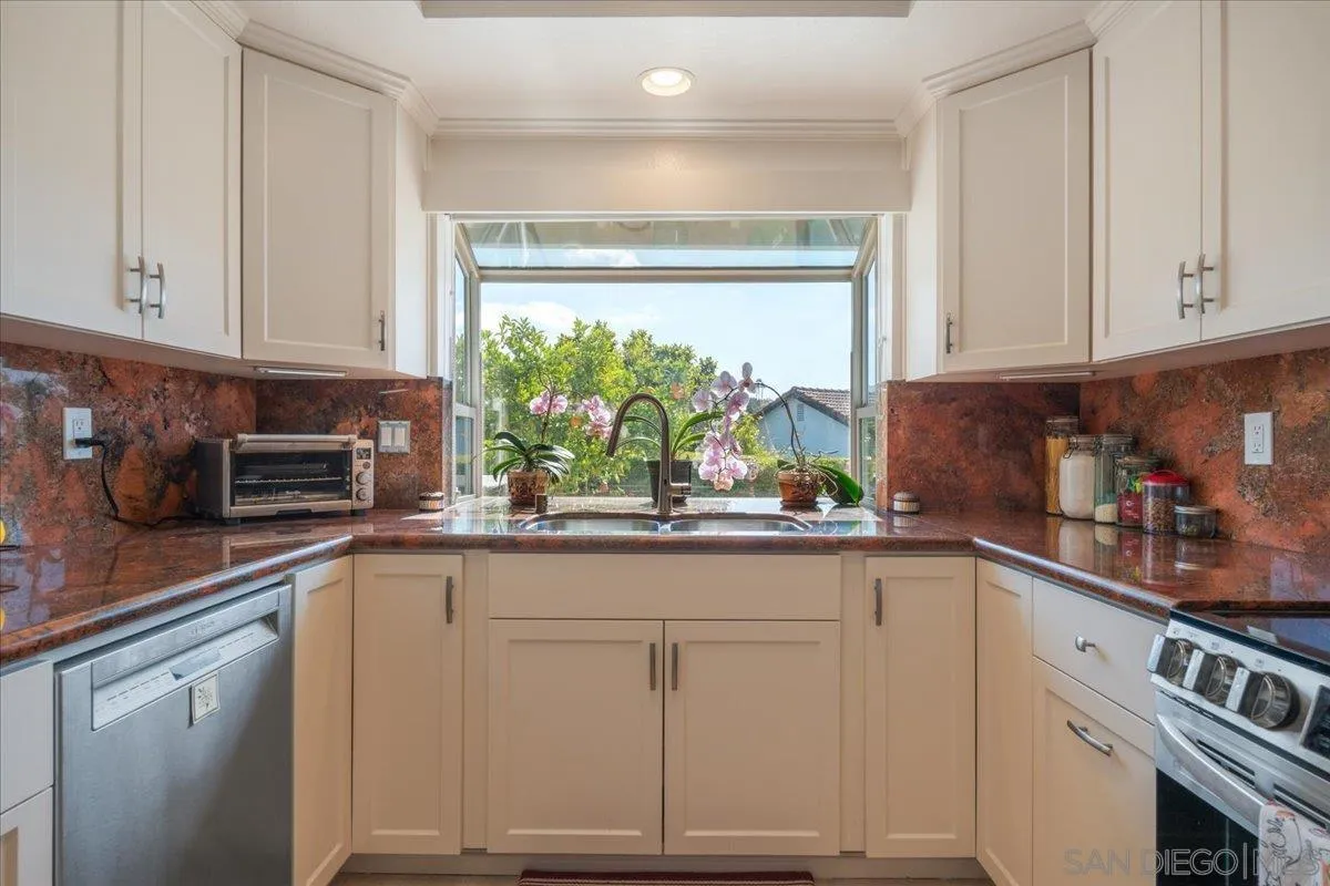 https://cdn.realtyfeed.com/cdn/127/260015582/4db0b39d28095b7994c3d9b77292801d.webp