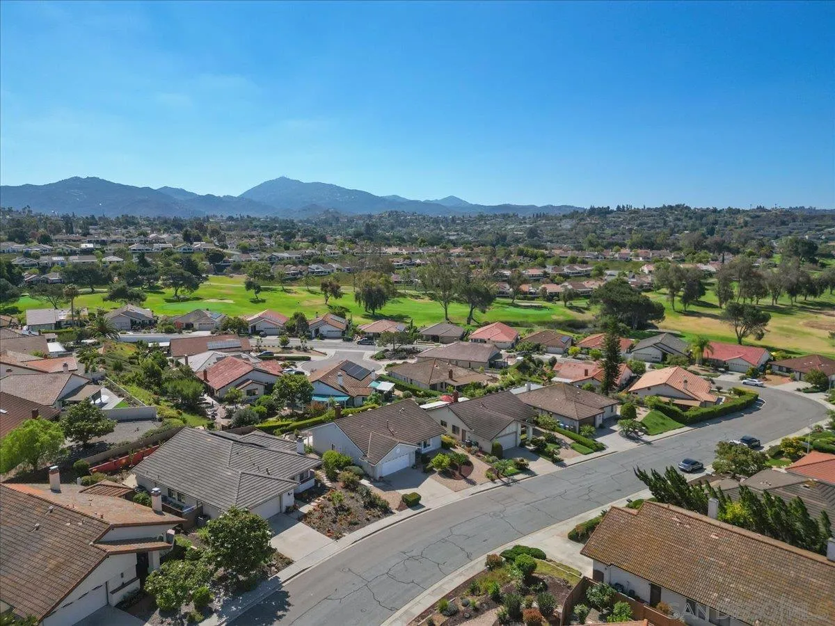 https://cdn.realtyfeed.com/cdn/127/260015582/72c16c916997666d12fa2bdf67535a4b.webp