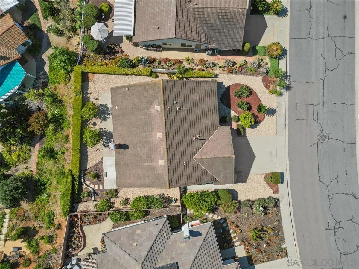 https://cdn.realtyfeed.com/cdn/127/260015582/89ad48a6621edbda3cc866a3015858a2.webp